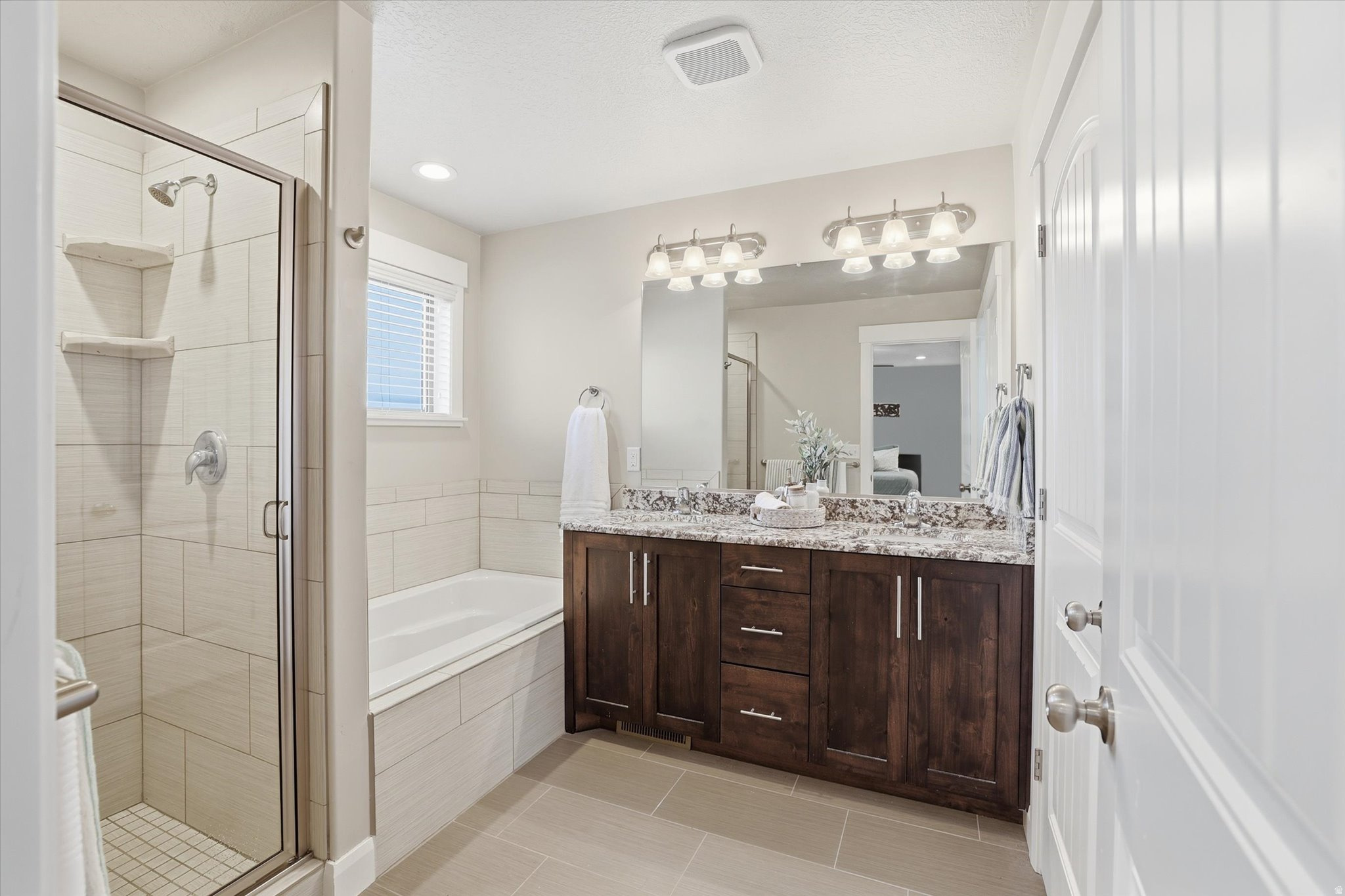 MOUNTAIN GATE ESTATES - Residential