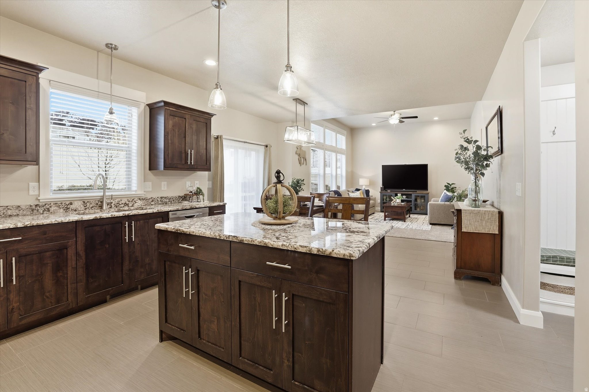 MOUNTAIN GATE ESTATES - Residential