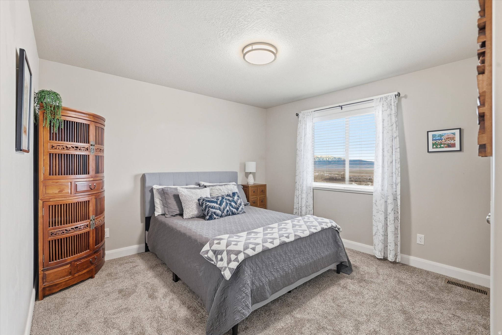 MOUNTAIN GATE ESTATES - Residential