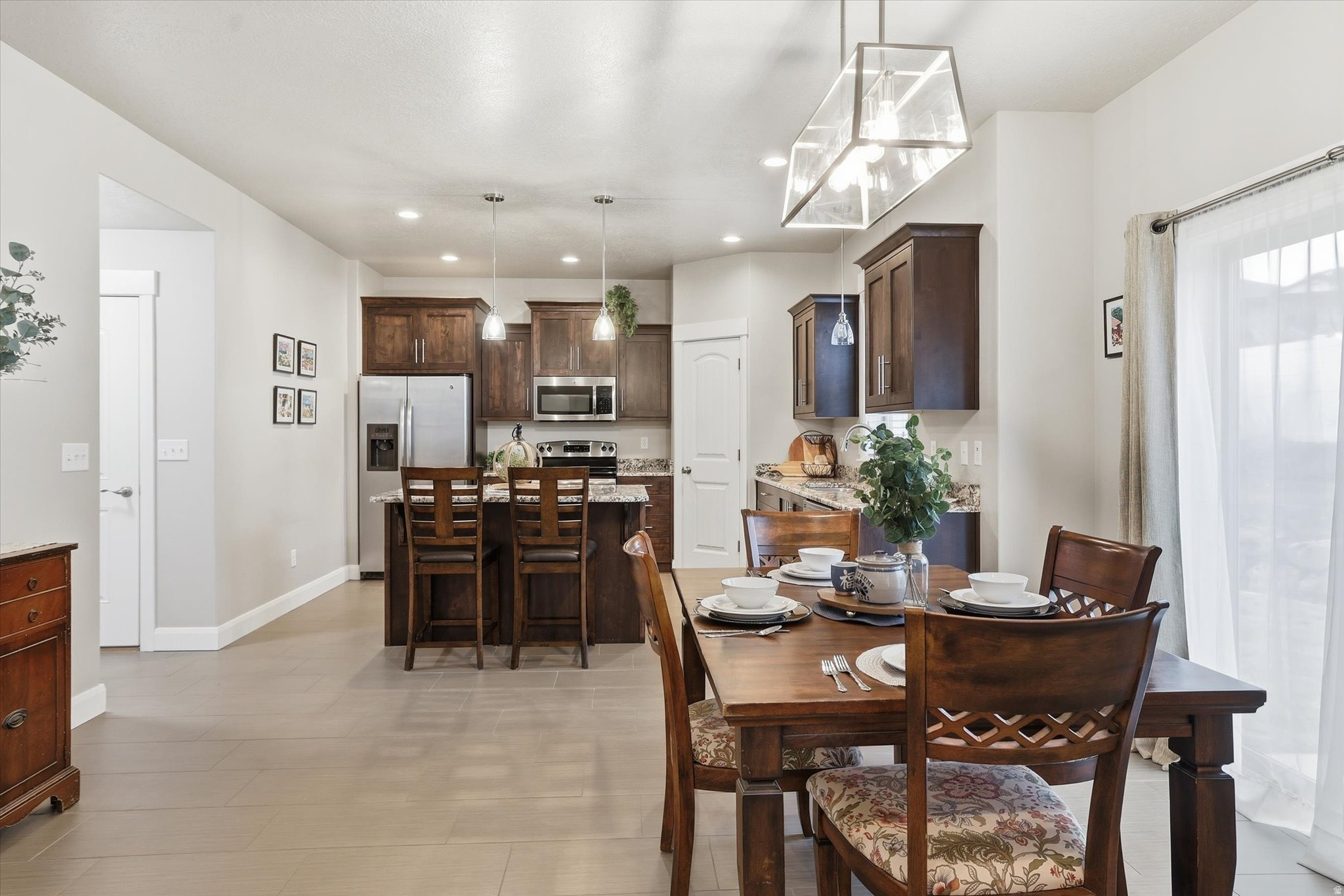 MOUNTAIN GATE ESTATES - Residential