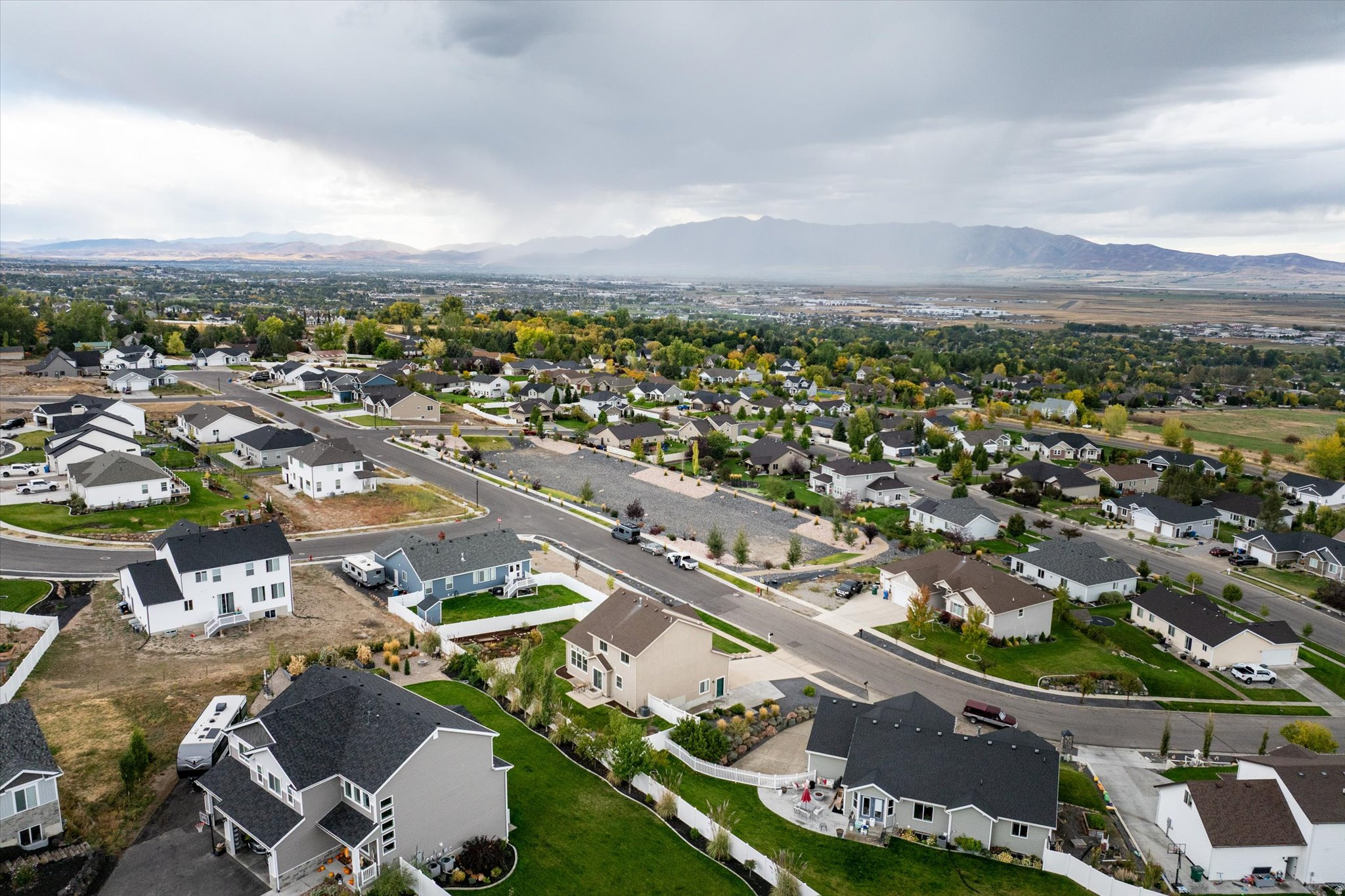 MOUNTAIN GATE ESTATES - Residential