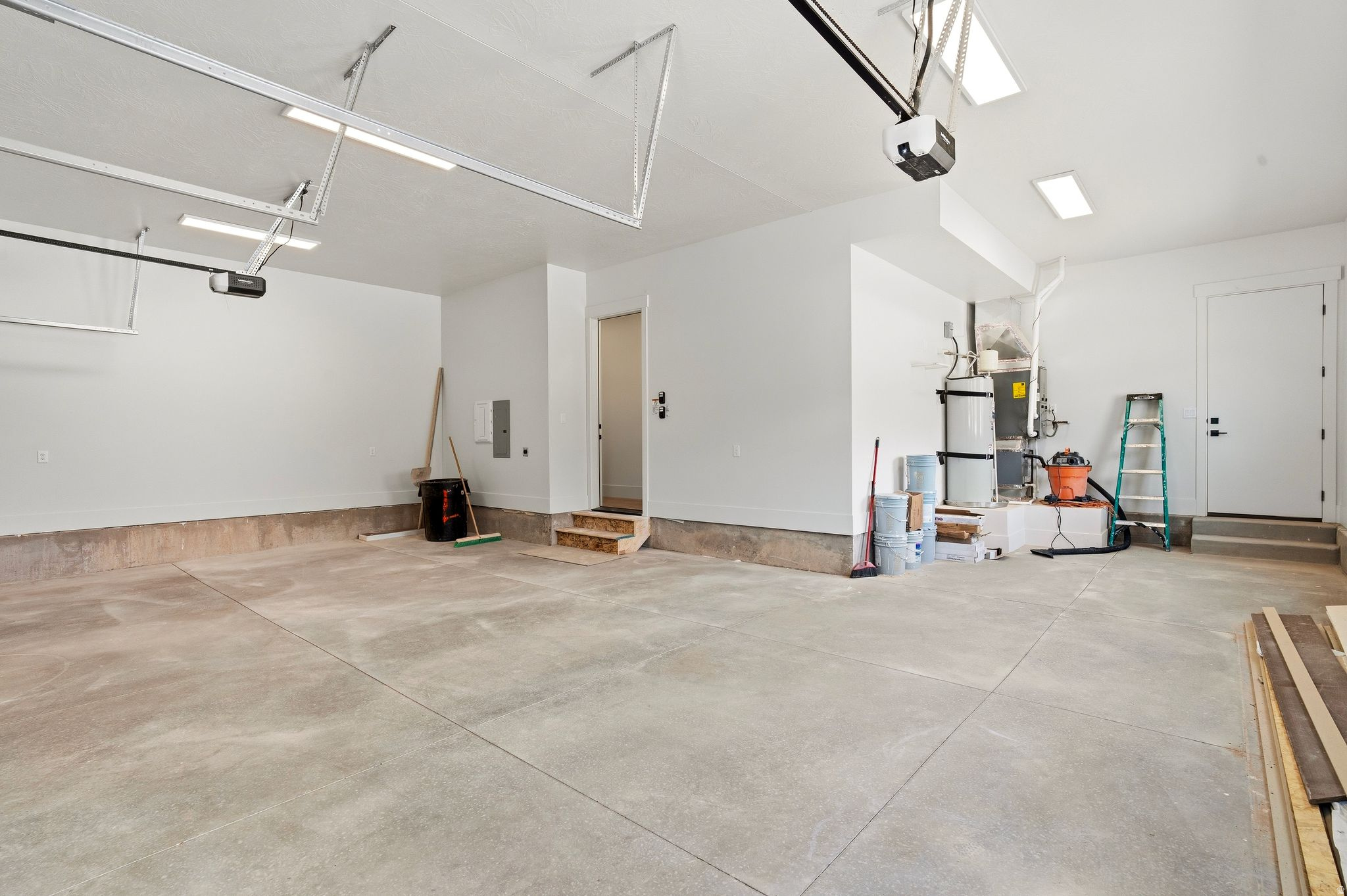 TALON POINTE AT SOUTH MOUNTAIN - Residential
