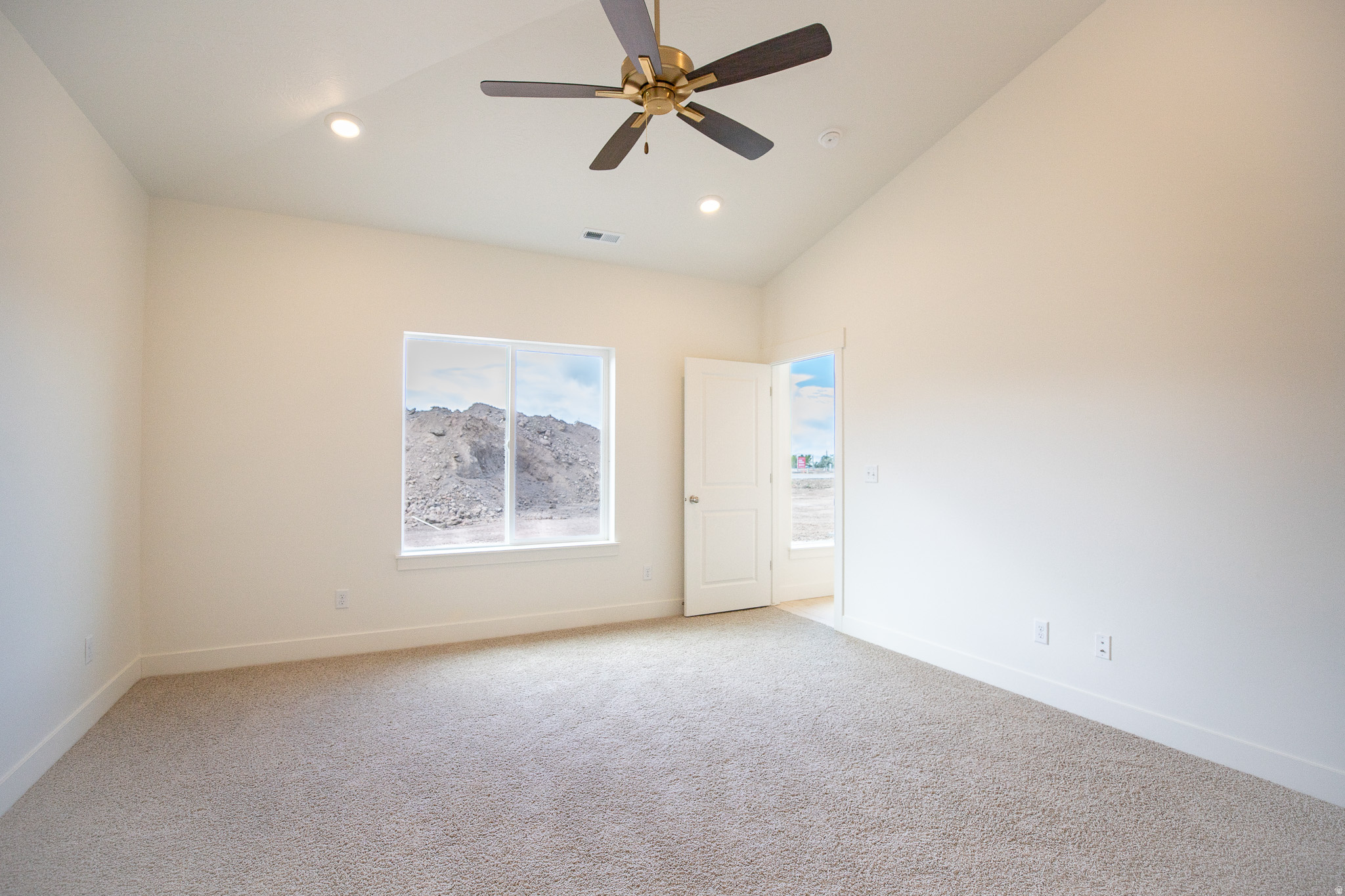 LOMOND HEIGHTS - Residential
