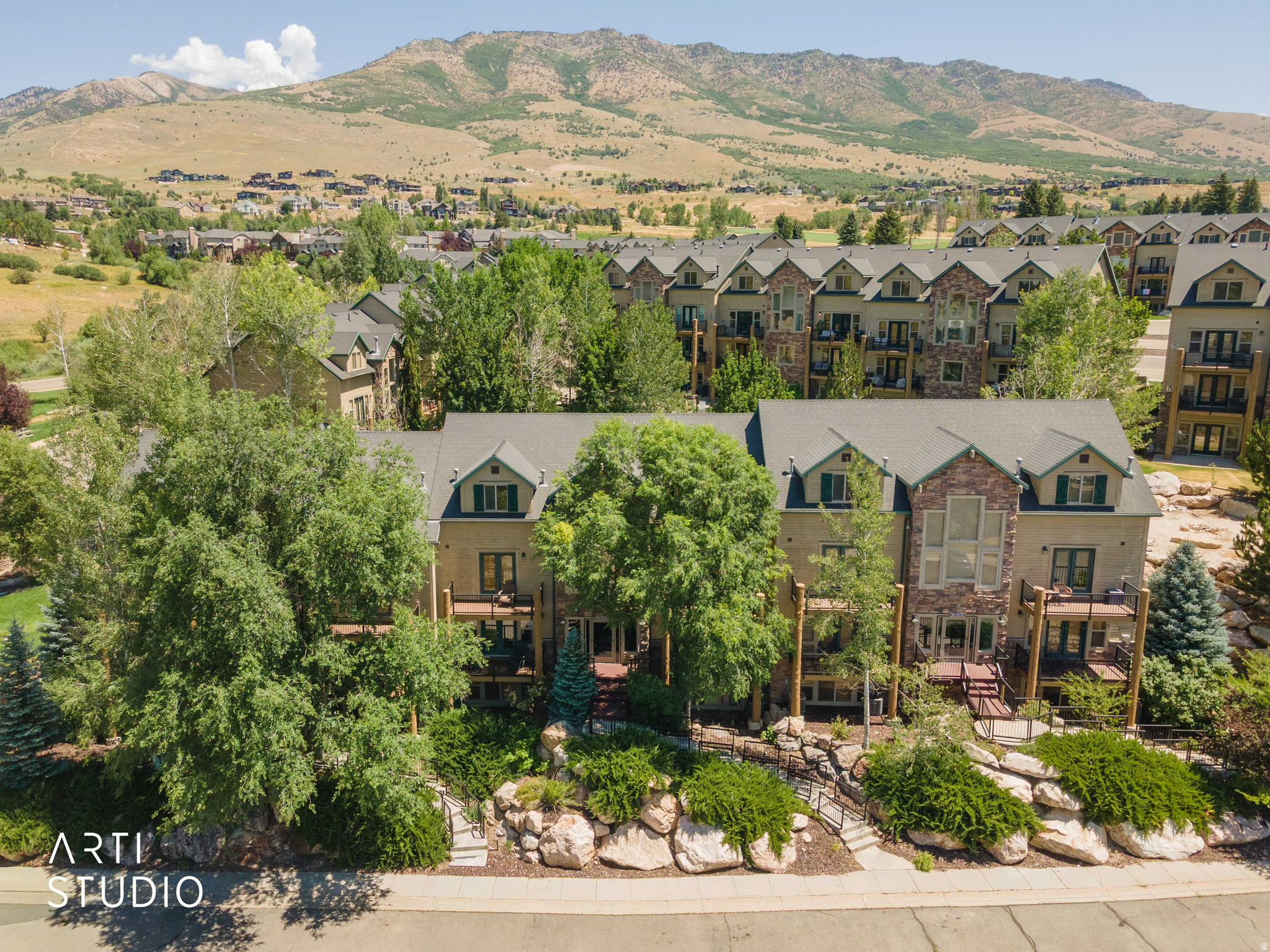 MOOSE HOLLOW - Residential