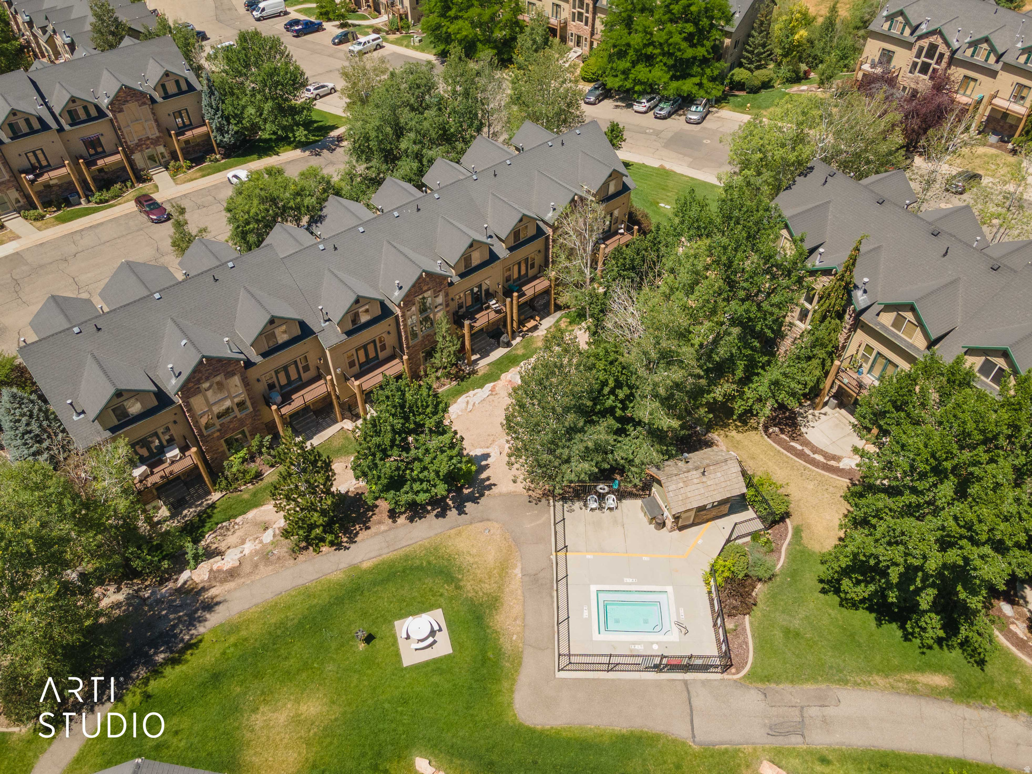 MOOSE HOLLOW - Residential