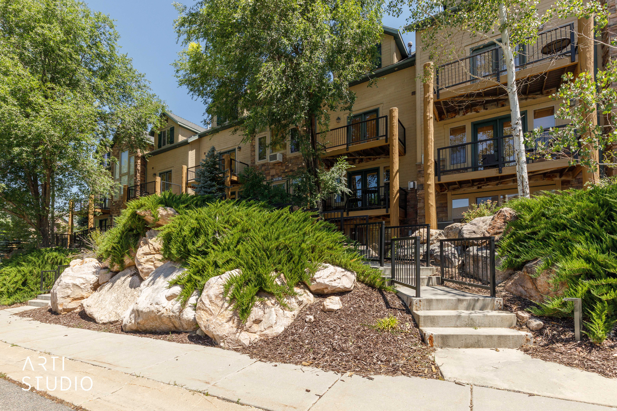 MOOSE HOLLOW - Residential