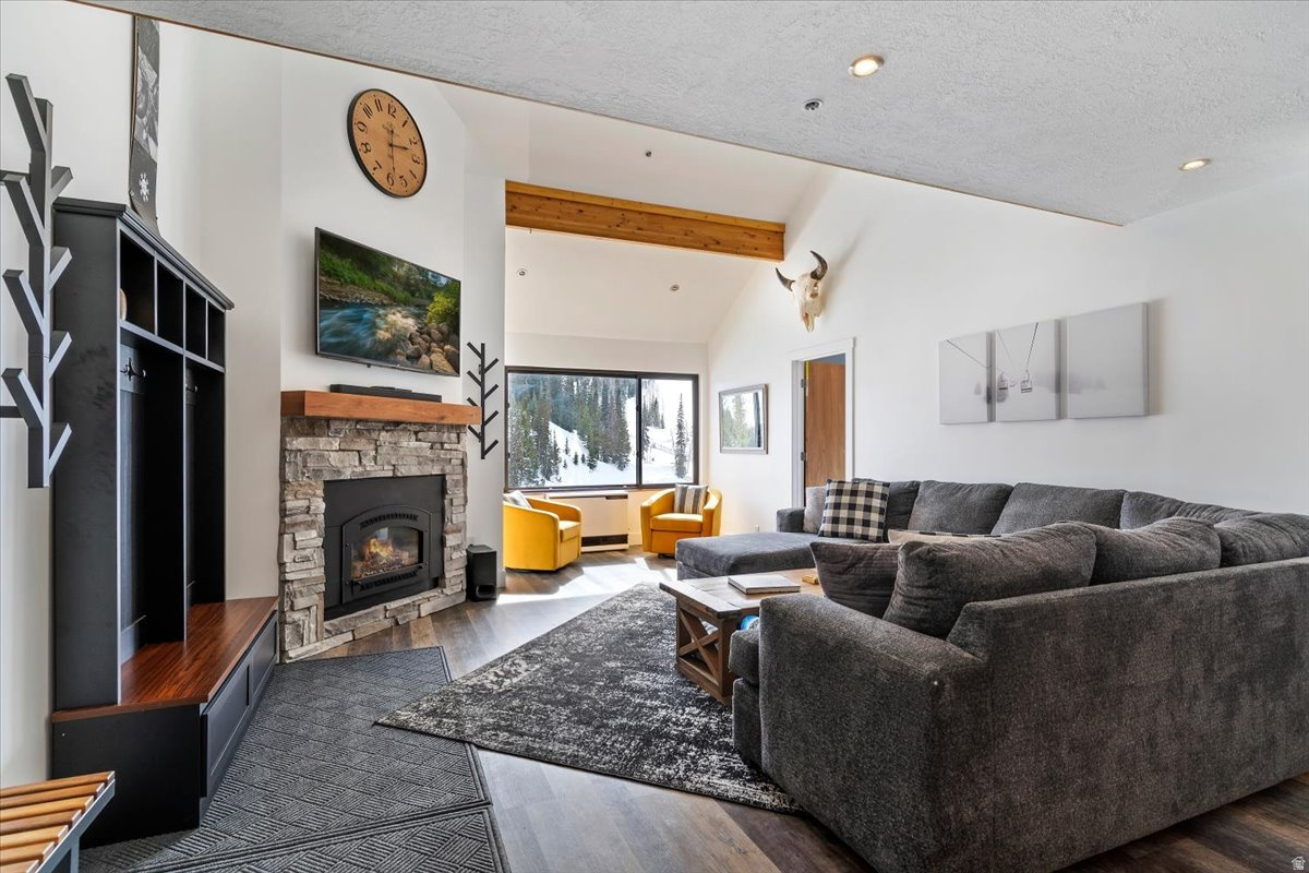 SUNDOWN CONDOS - Residential