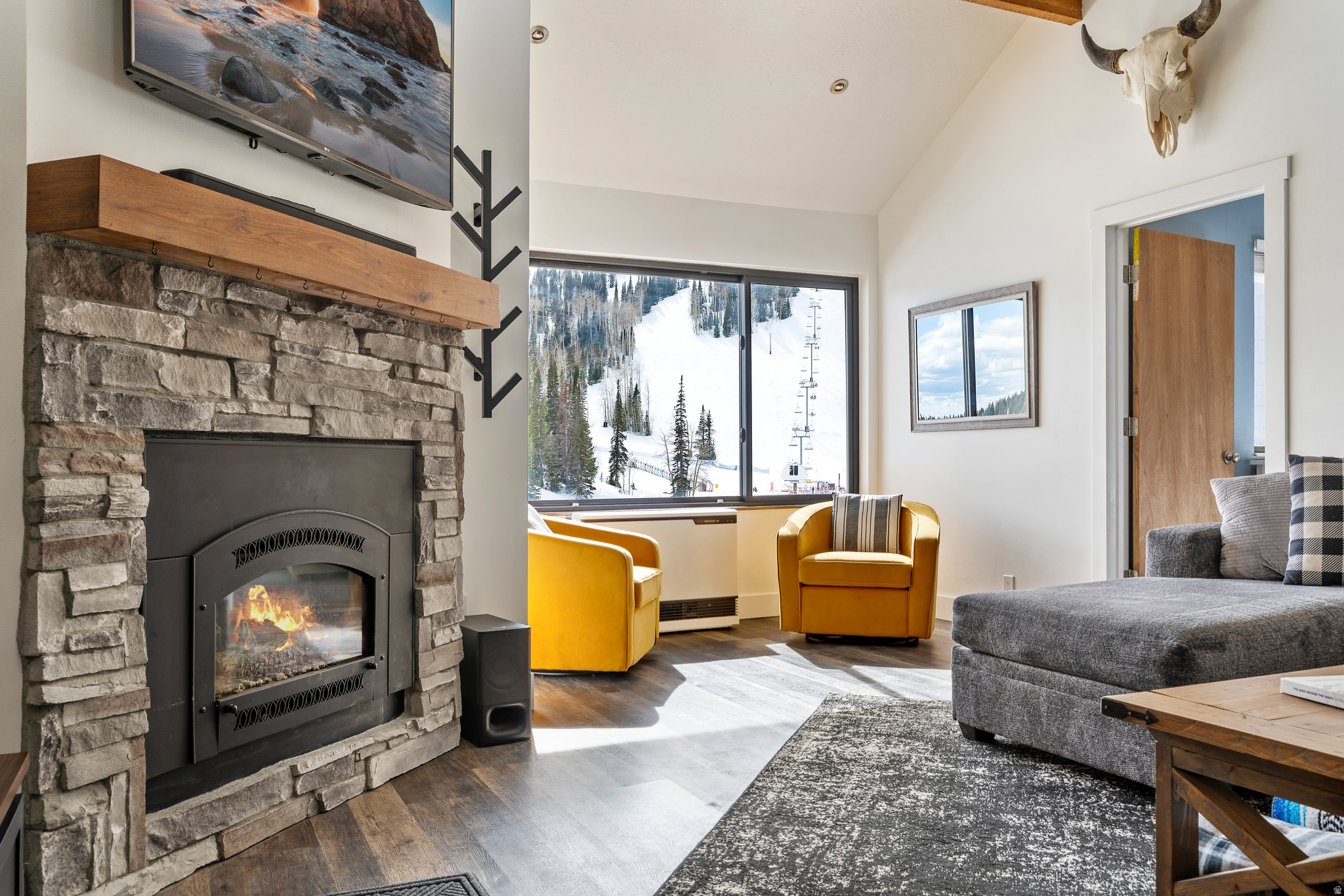 SUNDOWN CONDOS - Residential