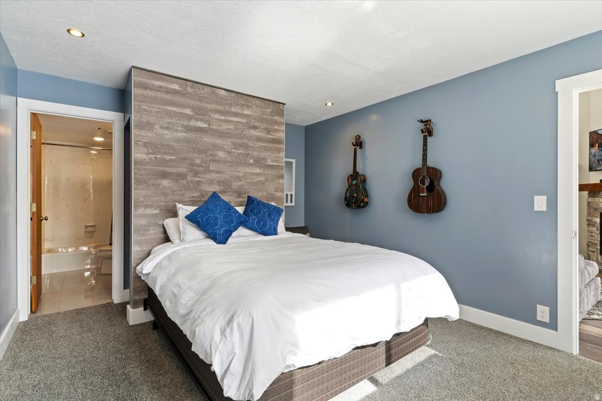SUNDOWN CONDOS - Residential
