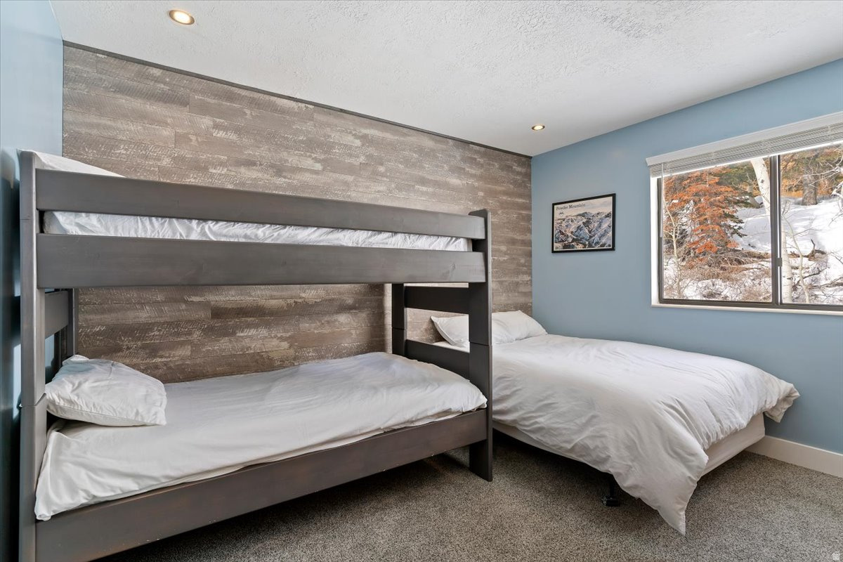 SUNDOWN CONDOS - Residential