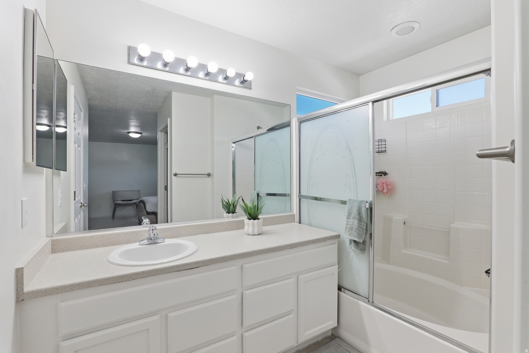 VILLAGES AT STONEGATE-SUMMERTRAIL - Residential