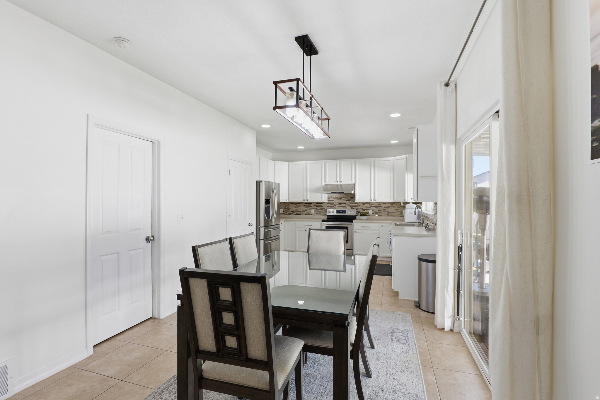 VILLAGES AT STONEGATE-SUMMERTRAIL - Residential