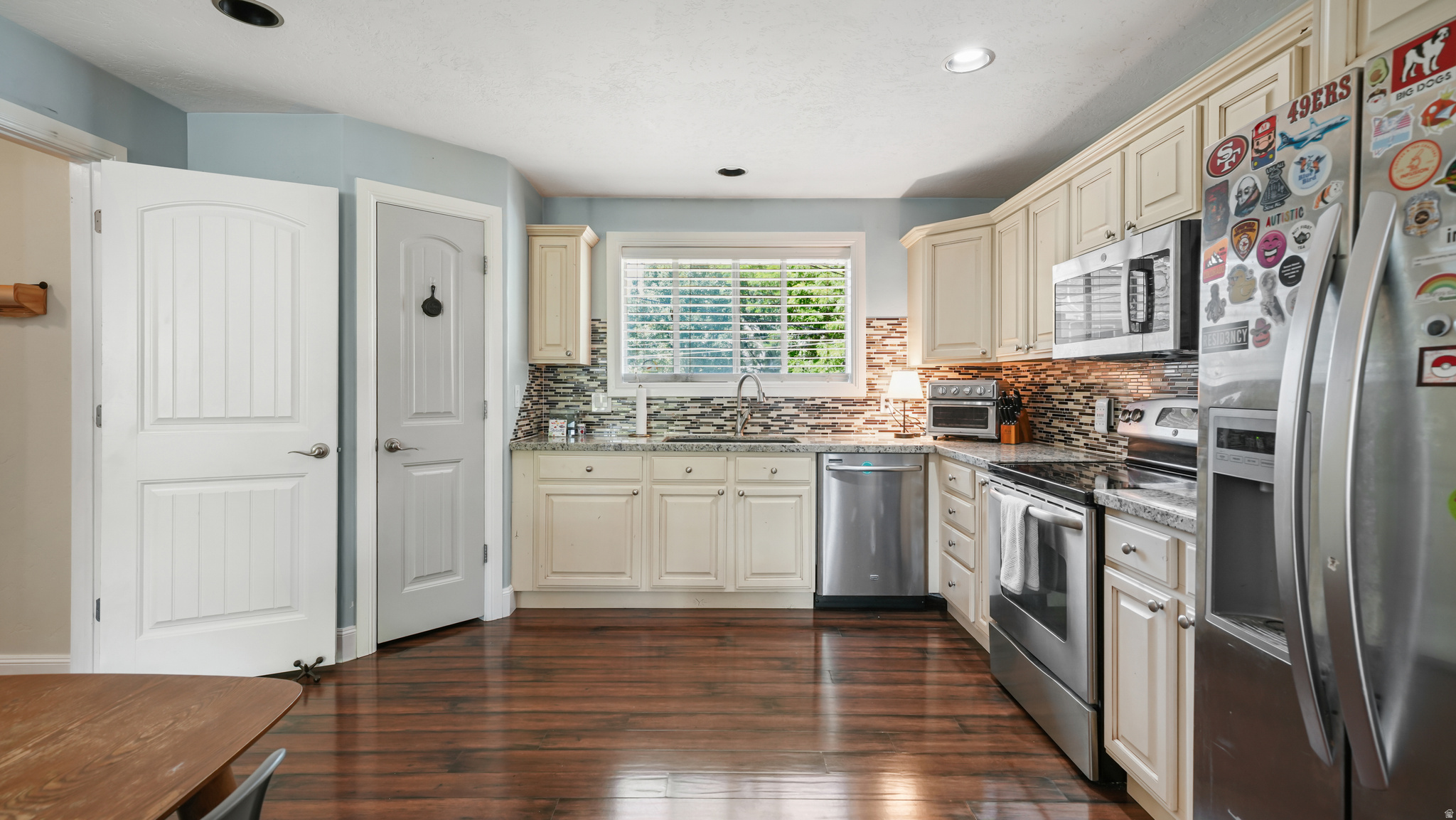 MT. VISTA - Residential