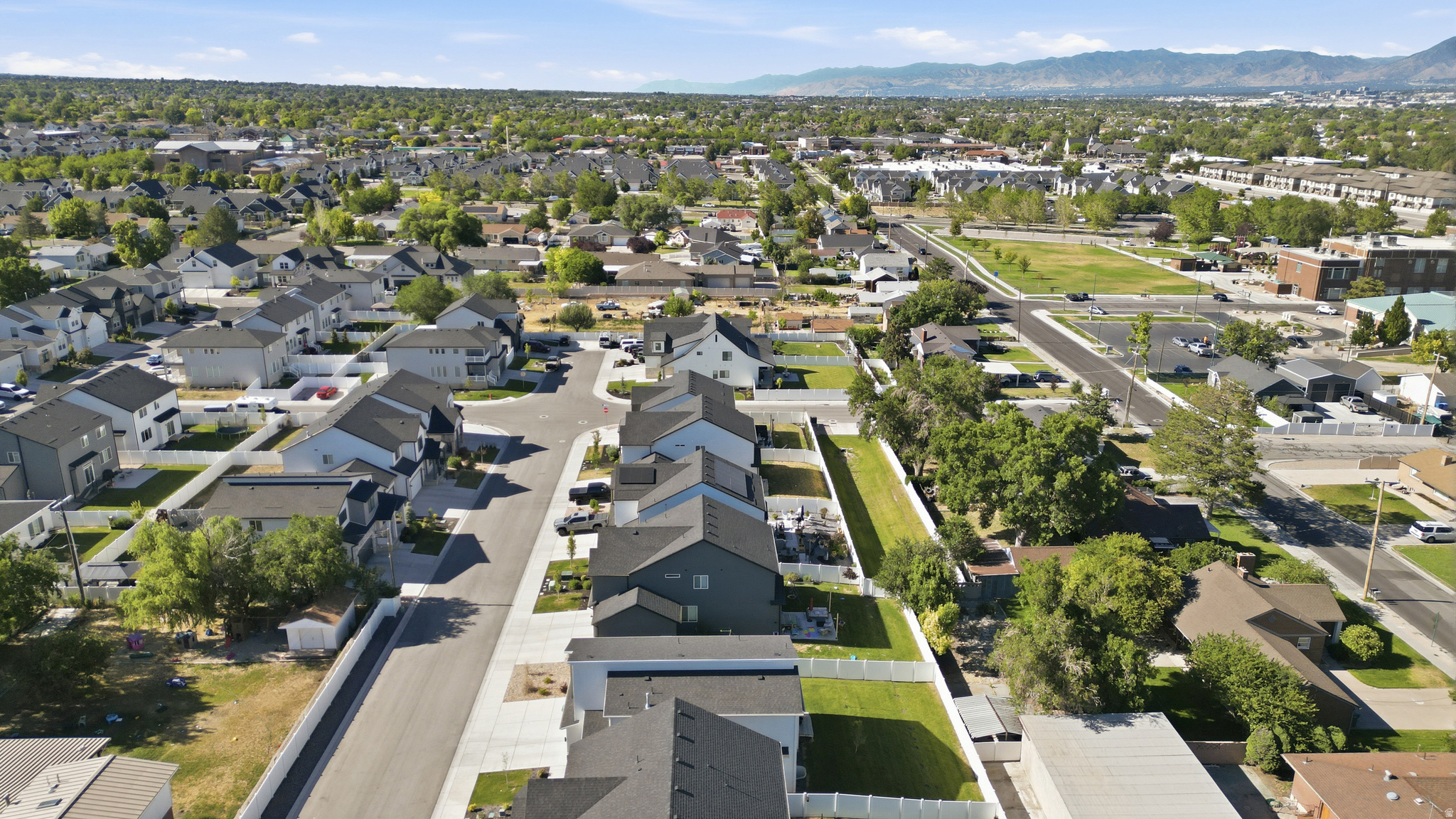 RIVERTON COVE - Residential