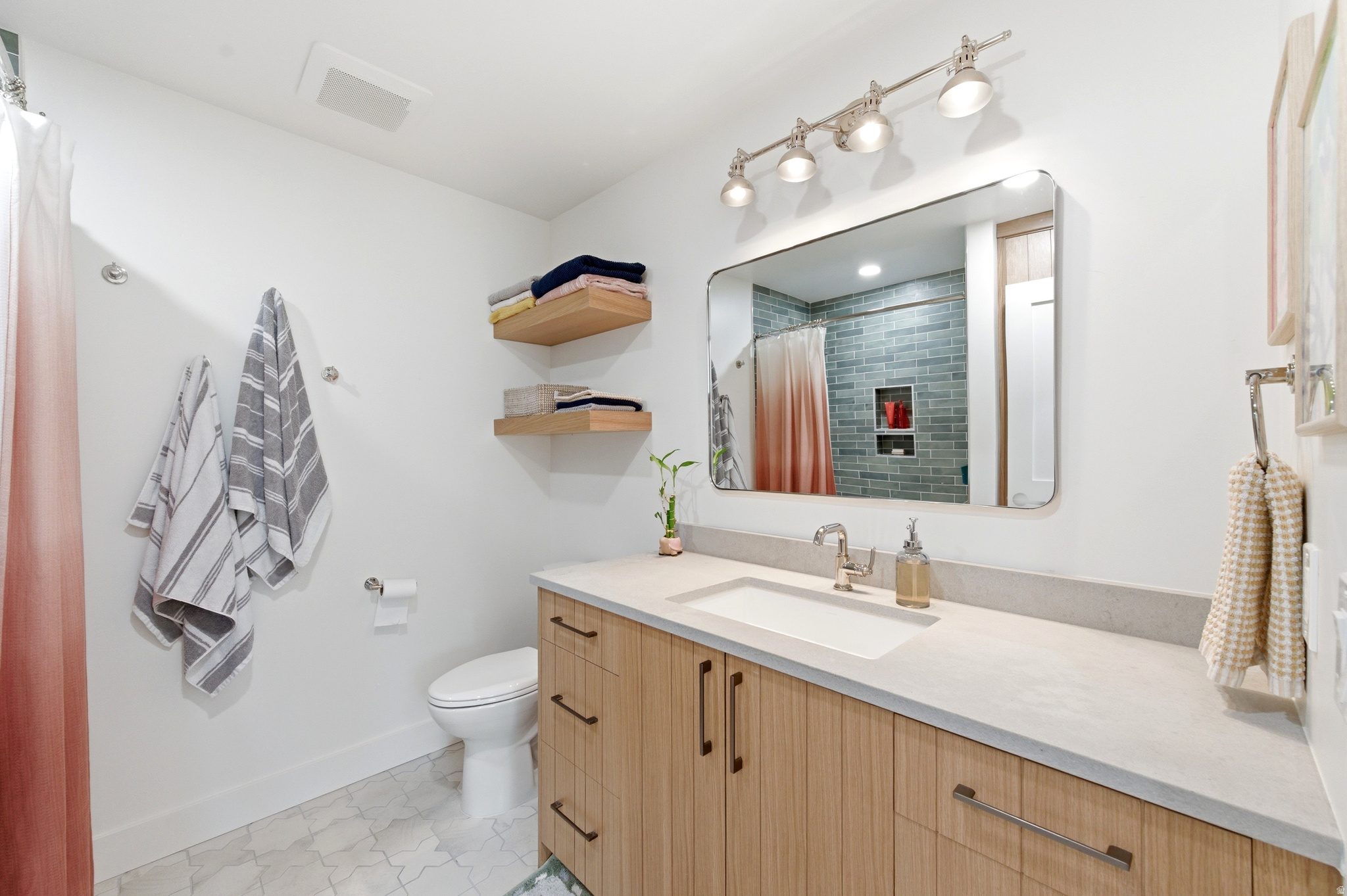 HIGHLAND ESTATES - Residential
