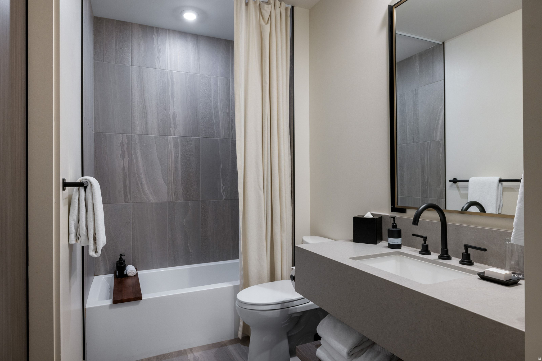 PENDRY RESIDENCES PARK CITY - Residential