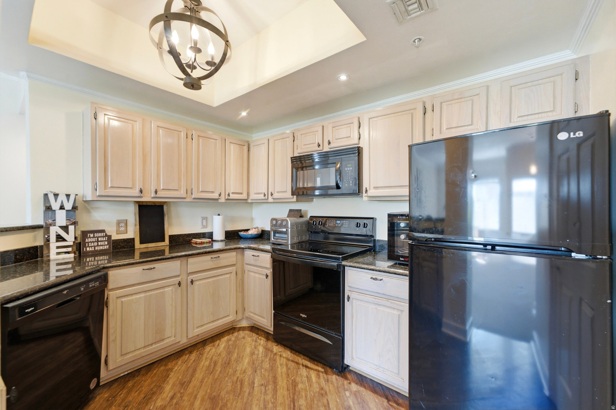 CANYON CREEK CLUB - Residential