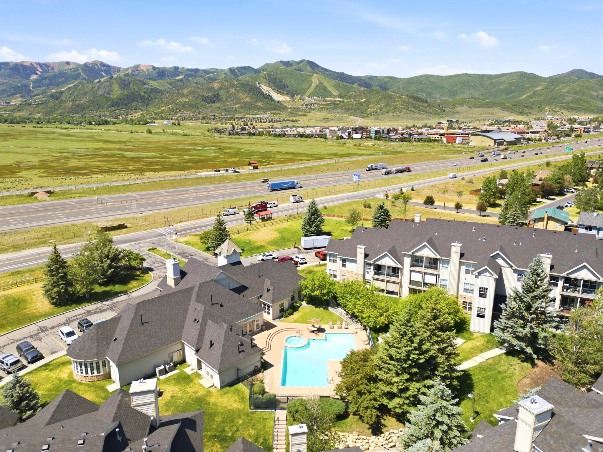 CANYON CREEK CLUB - Residential