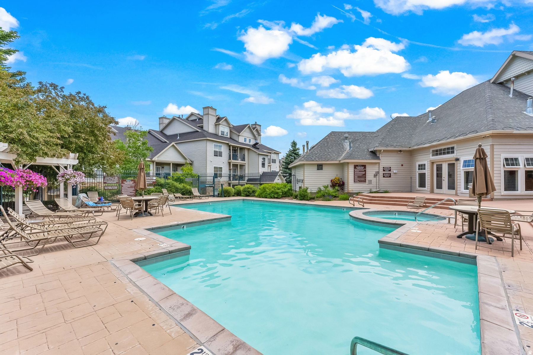 CANYON CREEK CLUB - Residential
