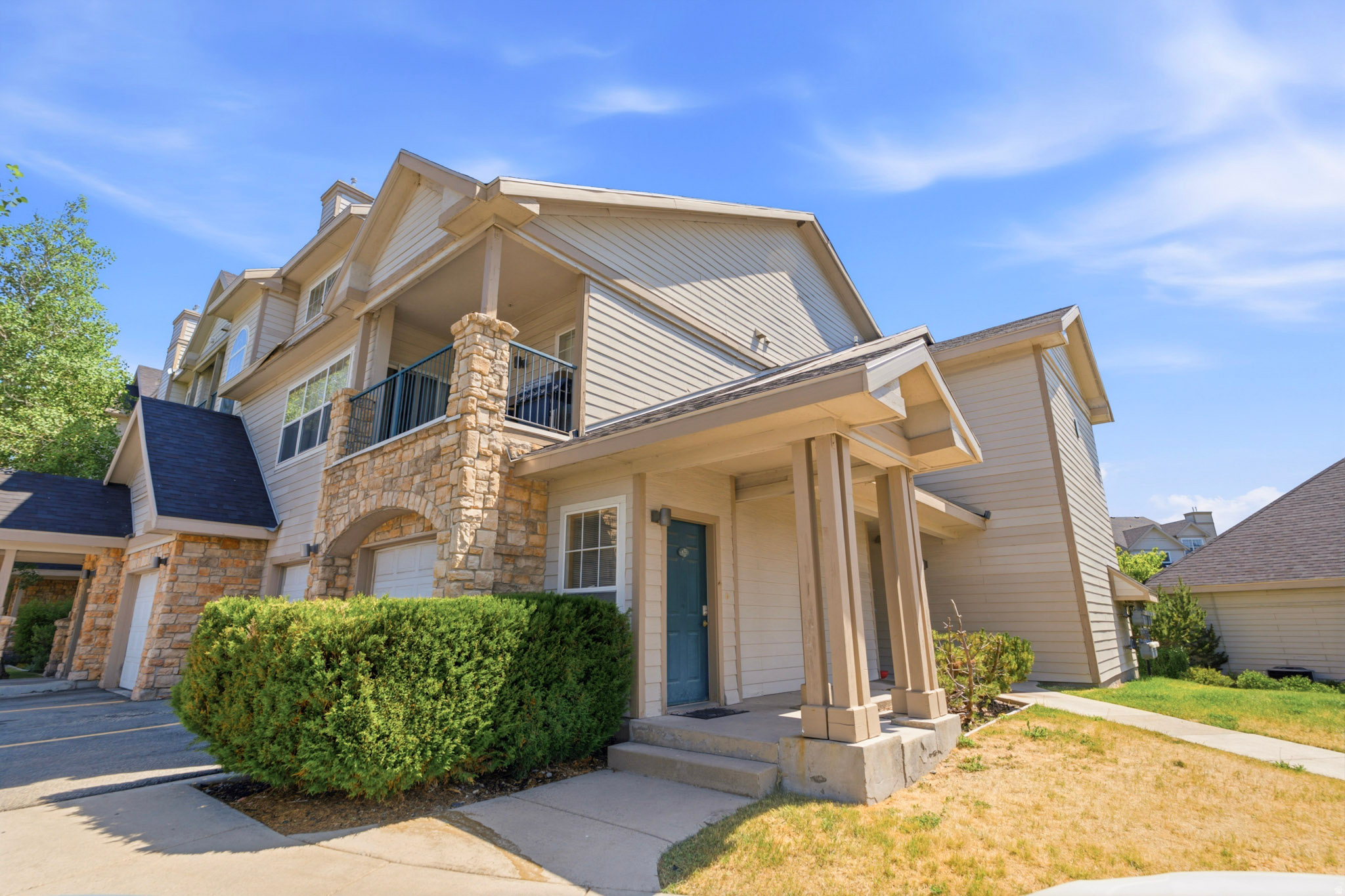 CANYON CREEK CLUB - Residential