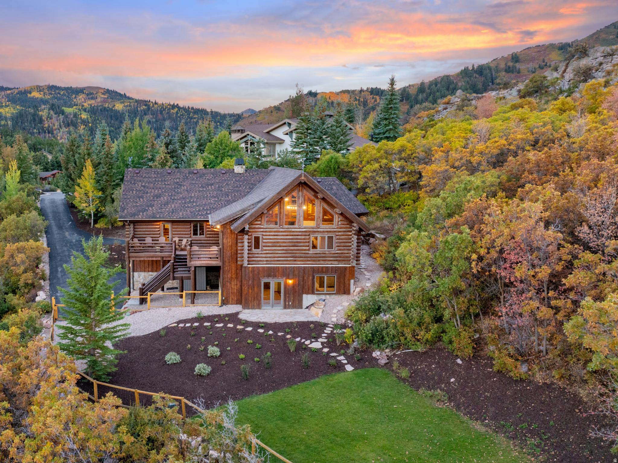 PINERIDGE - Residential