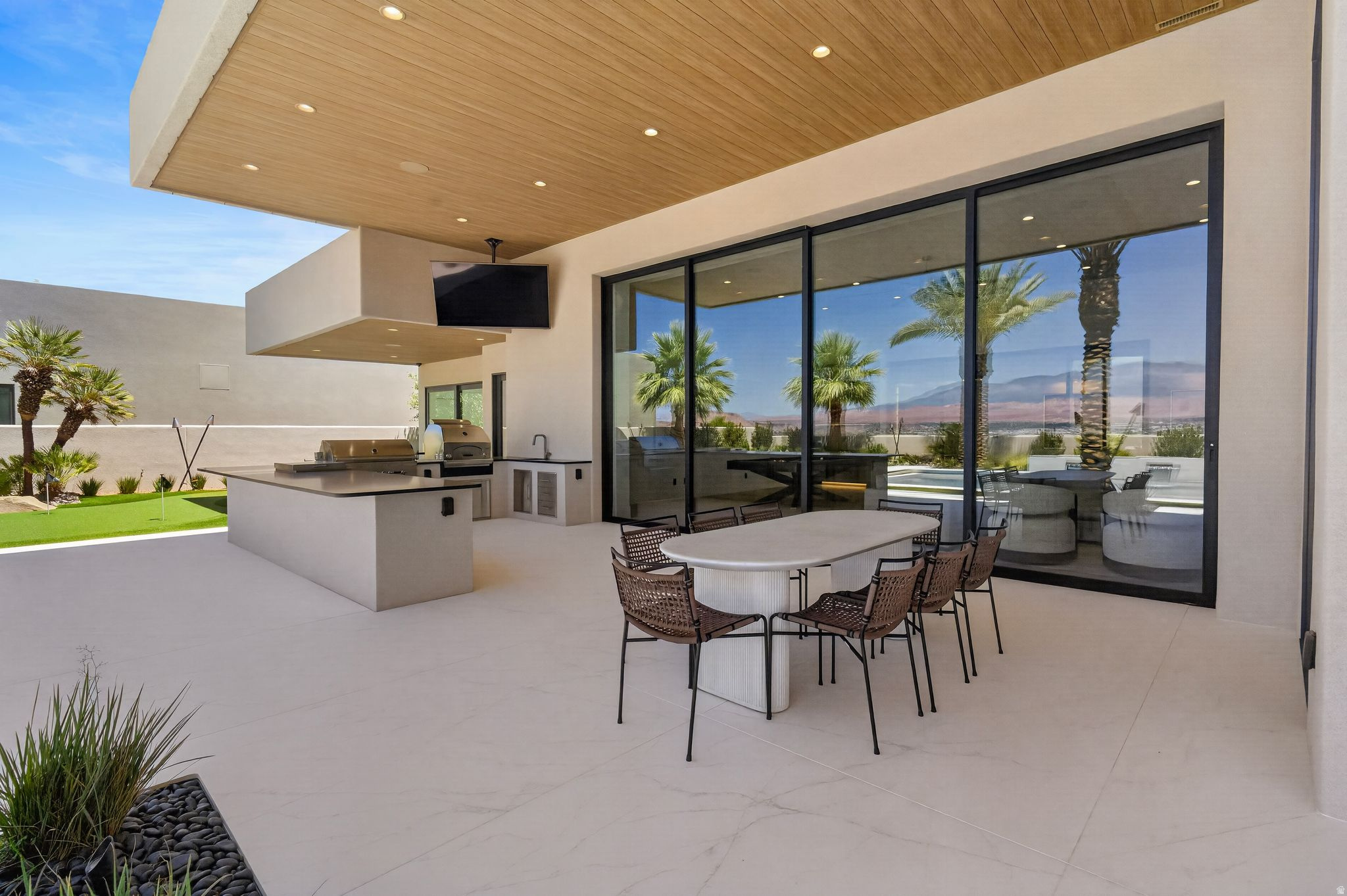 STONE CLIFF PH 17 - Residential