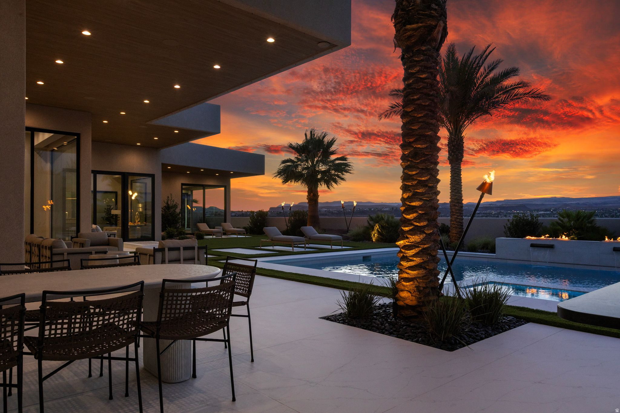 STONE CLIFF PH 17 - Residential