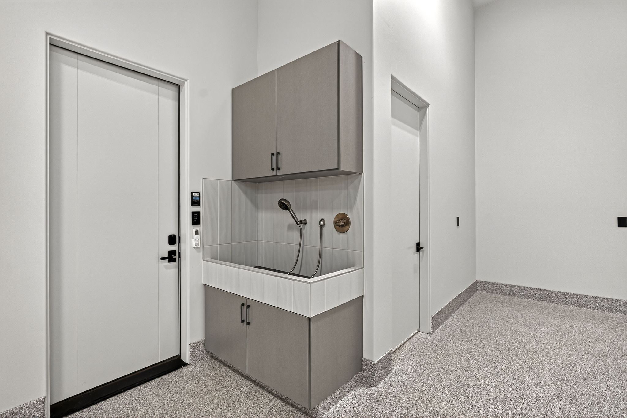 STONE CLIFF PH 17 - Residential