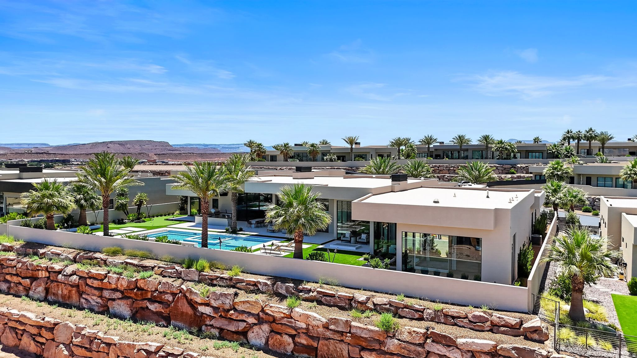 STONE CLIFF PH 17 - Residential