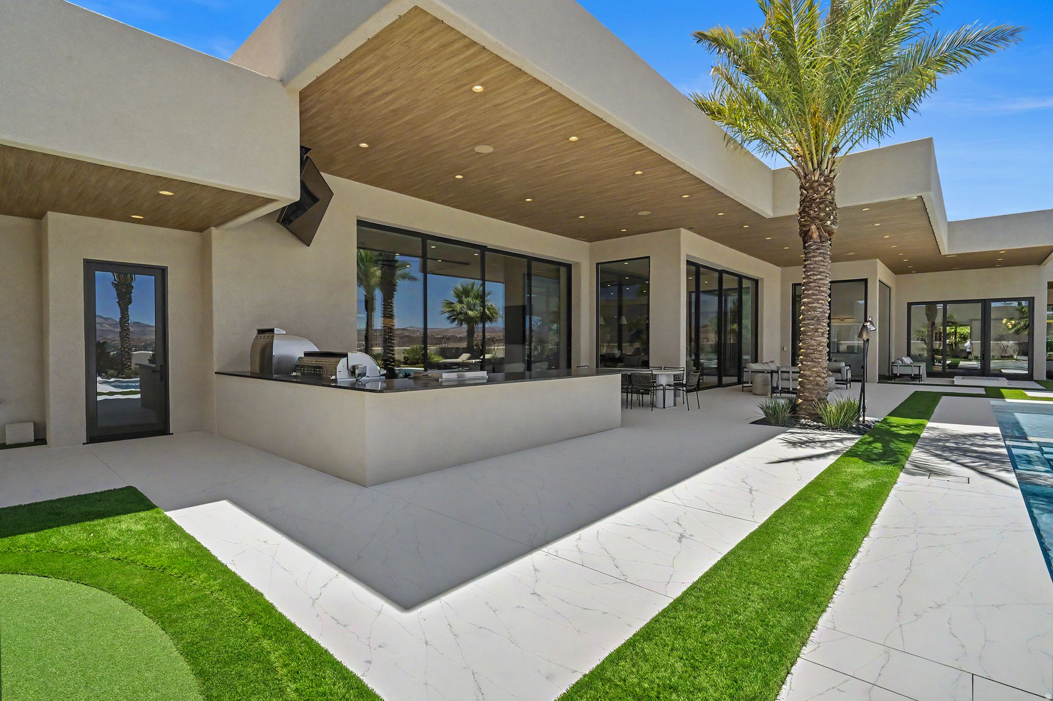 STONE CLIFF PH 17 - Residential