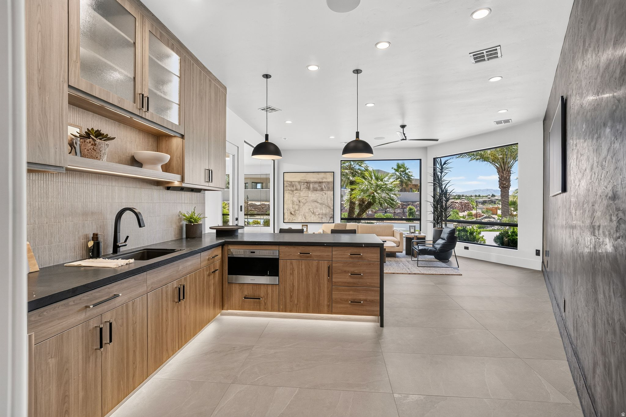 STONE CLIFF PH 17 - Residential