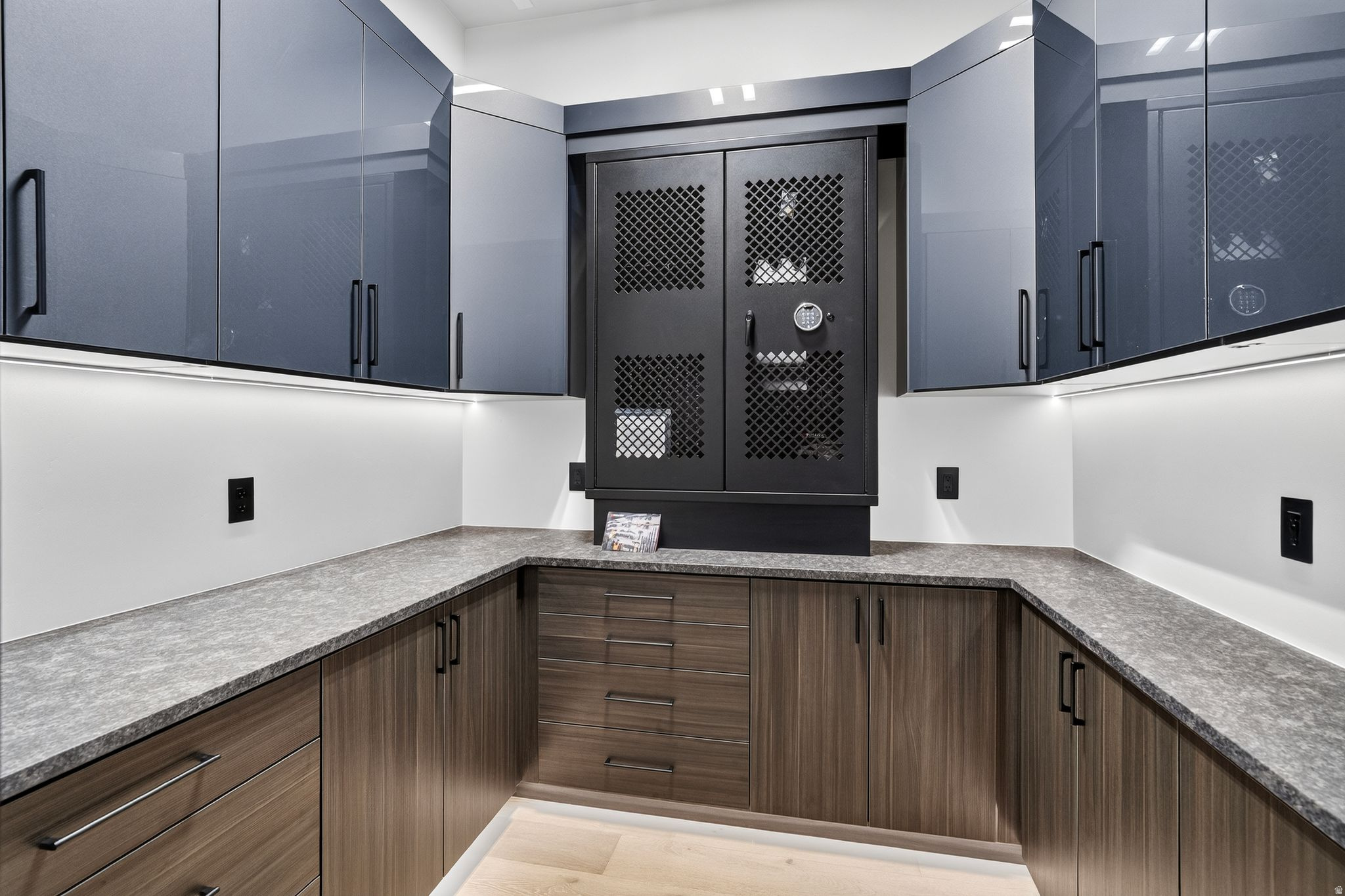STONE CLIFF PH 17 - Residential