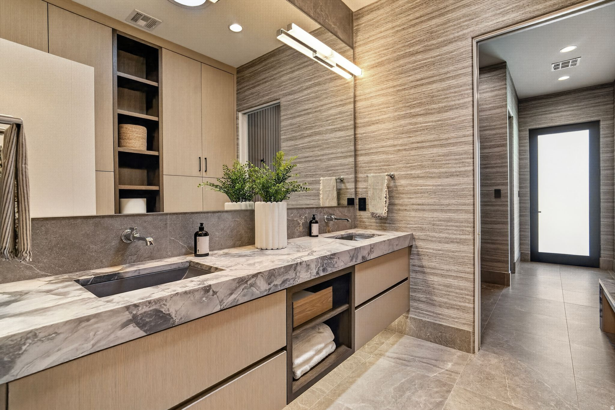 STONE CLIFF PH 17 - Residential