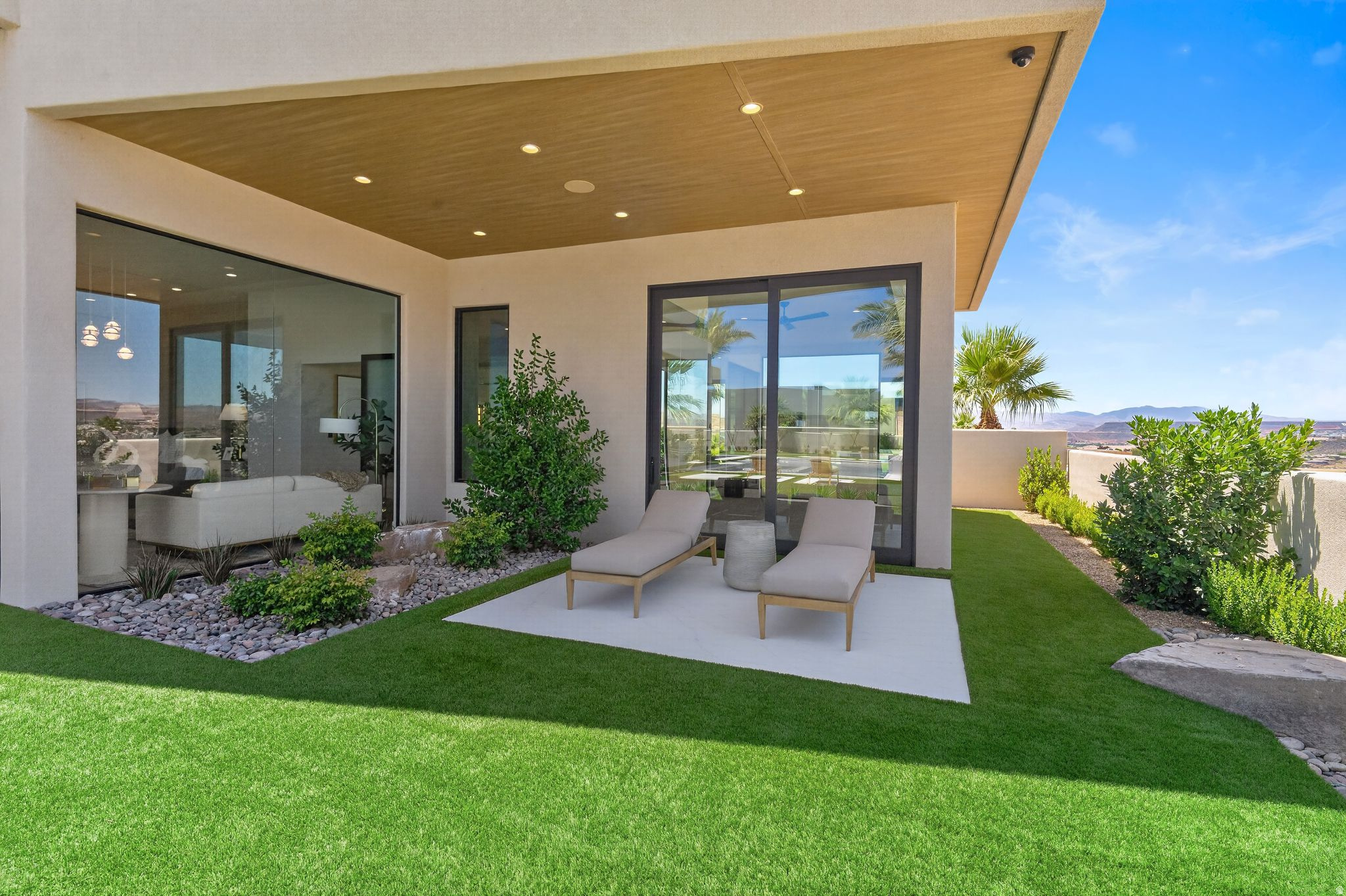 STONE CLIFF PH 17 - Residential