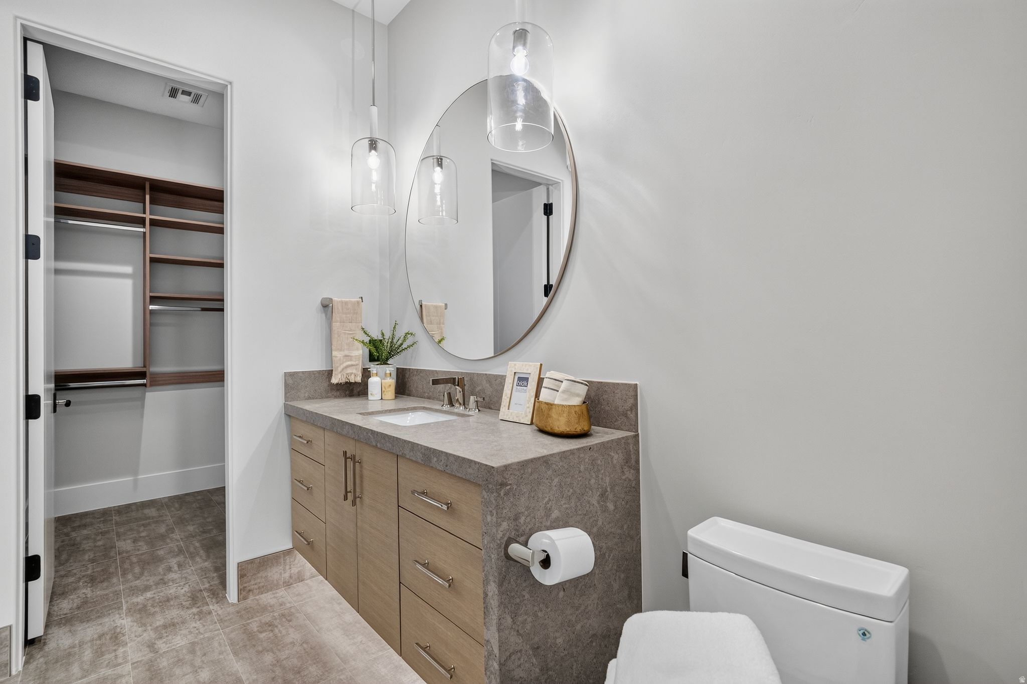 STONE CLIFF PH 17 - Residential