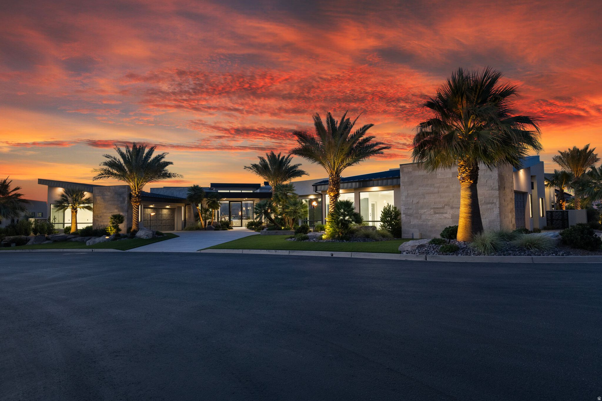 STONE CLIFF PH 17 - Residential