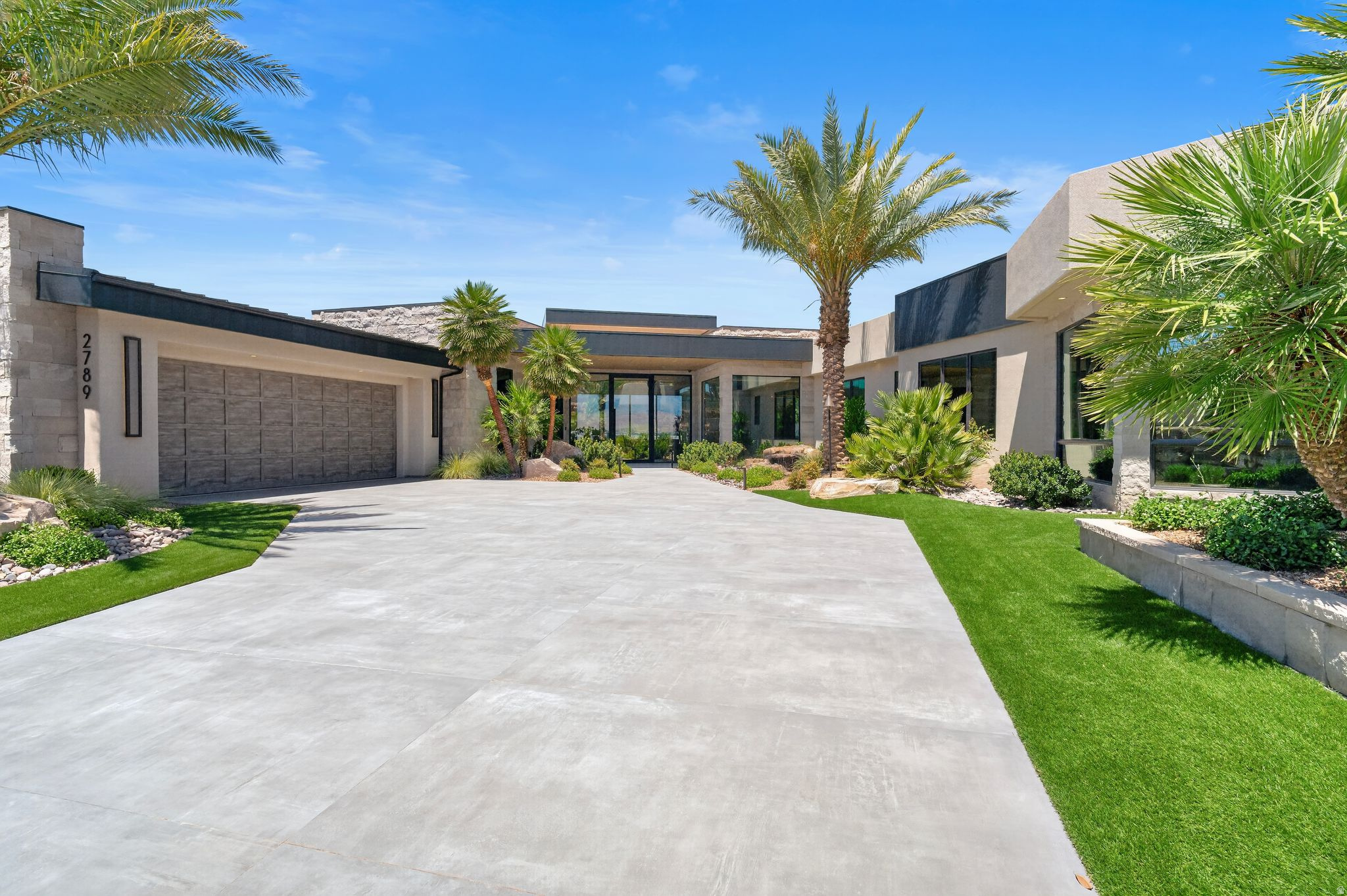 STONE CLIFF PH 17 - Residential