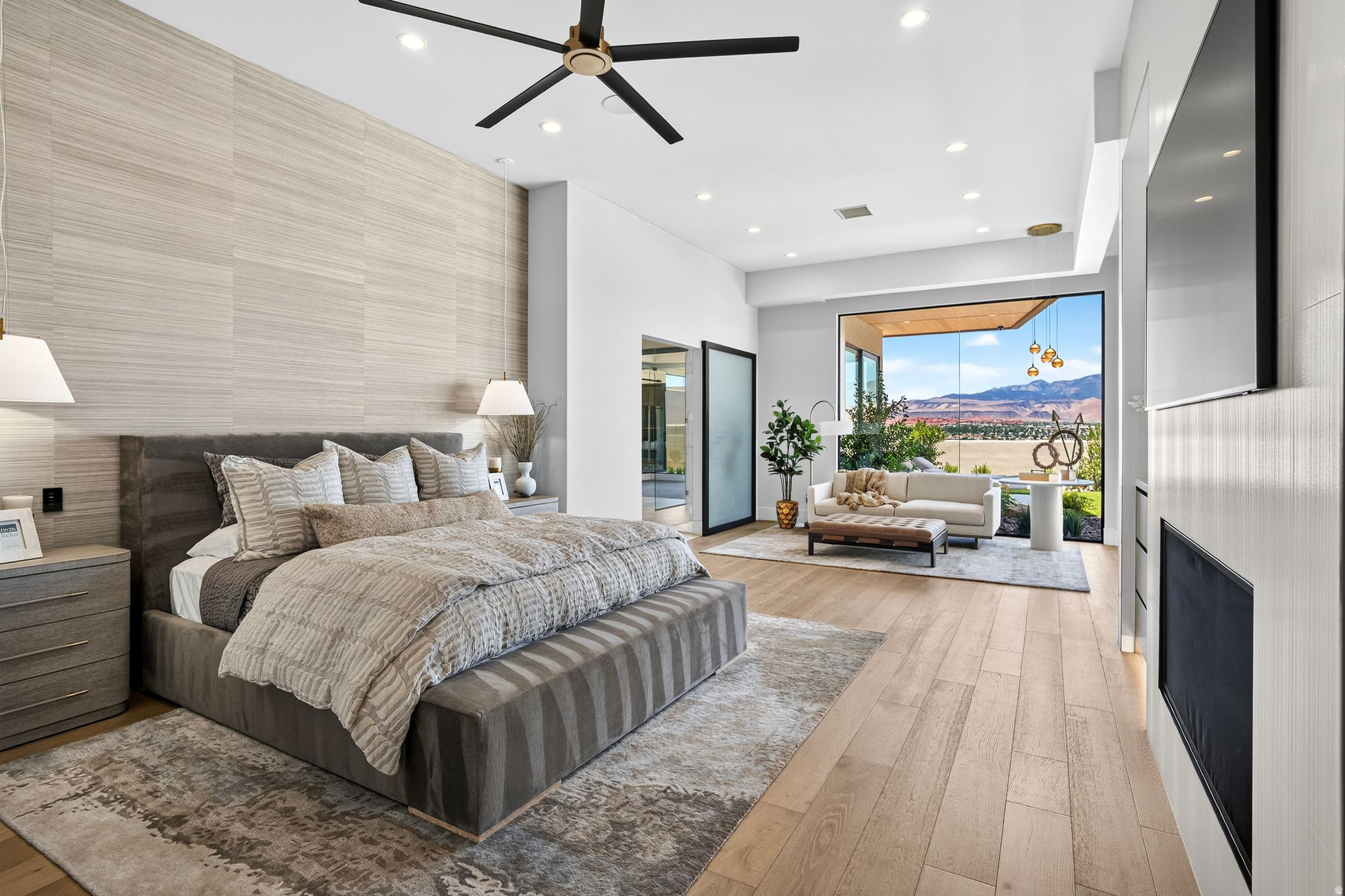 STONE CLIFF PH 17 - Residential