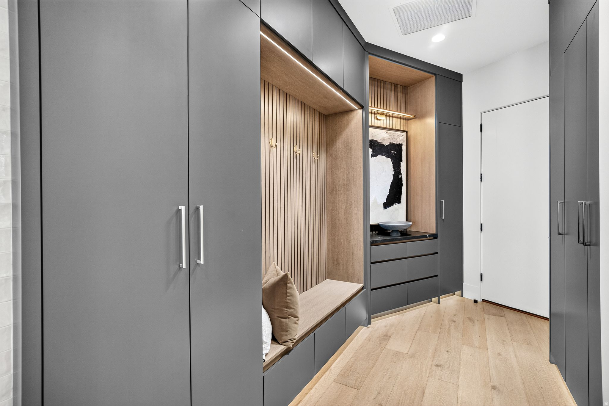 STONE CLIFF PH 17 - Residential