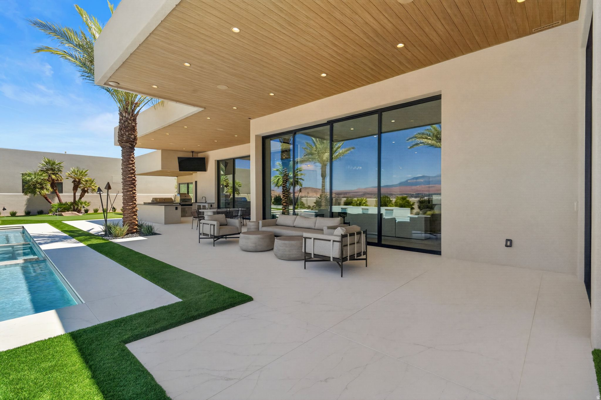 STONE CLIFF PH 17 - Residential