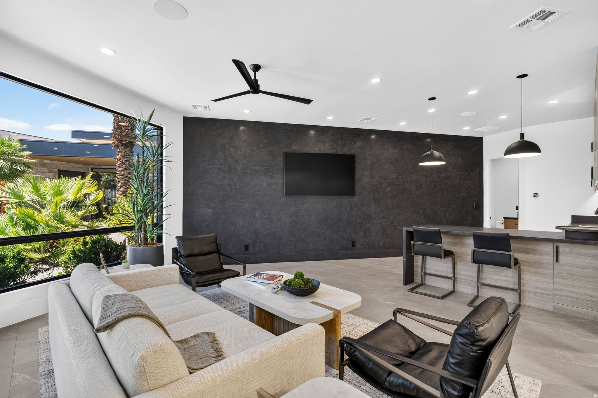 STONE CLIFF PH 17 - Residential