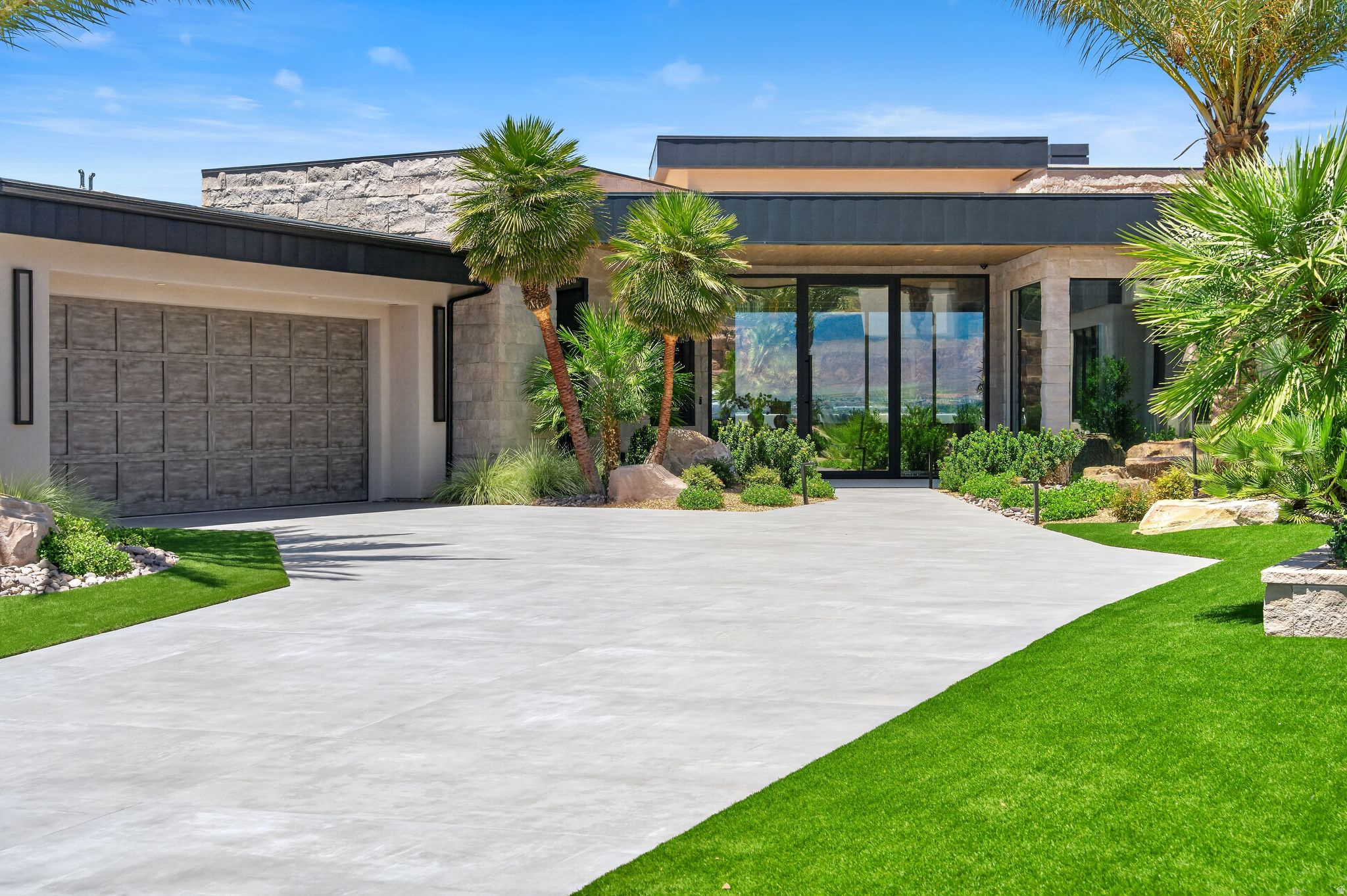 STONE CLIFF PH 17 - Residential