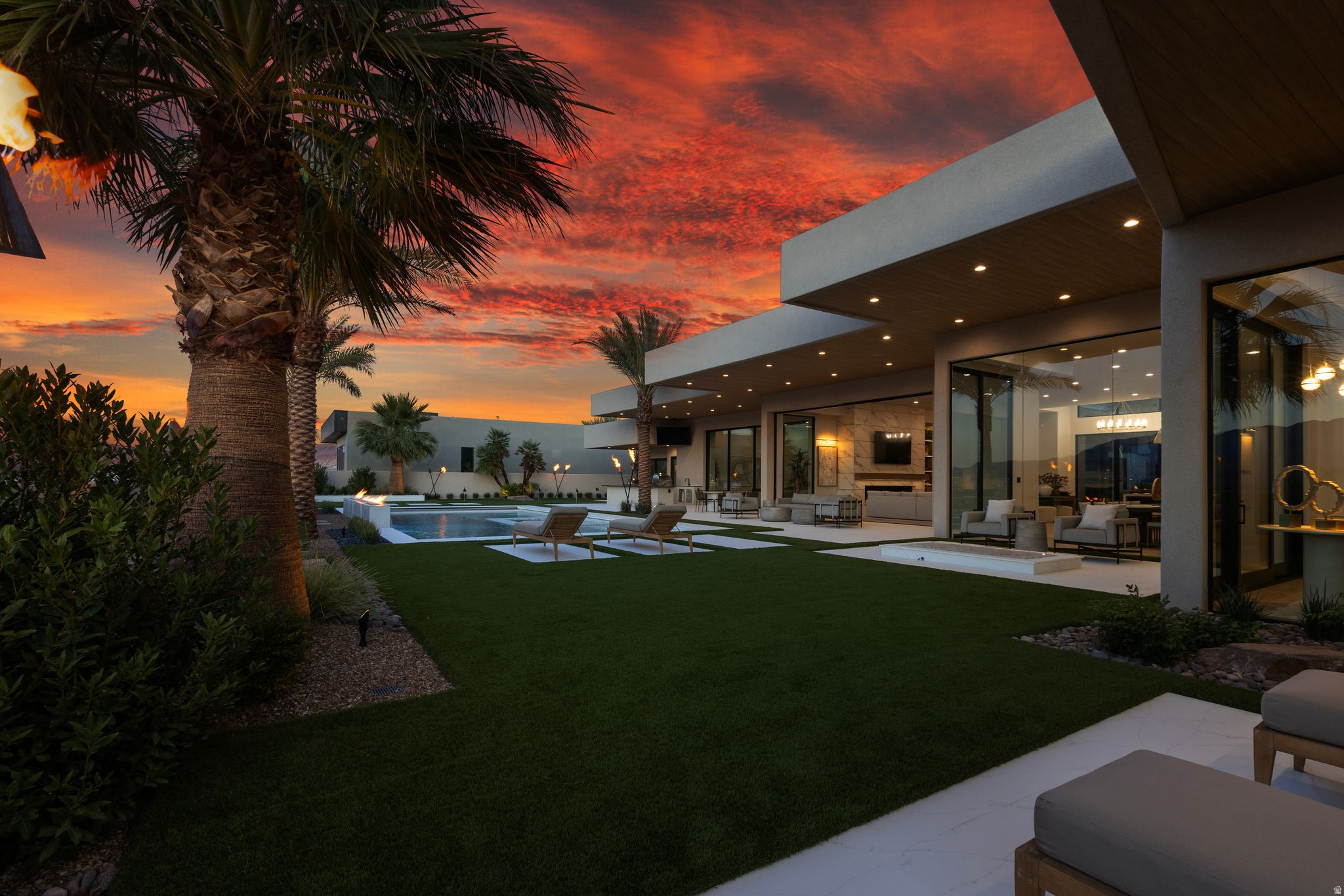 STONE CLIFF PH 17 - Residential