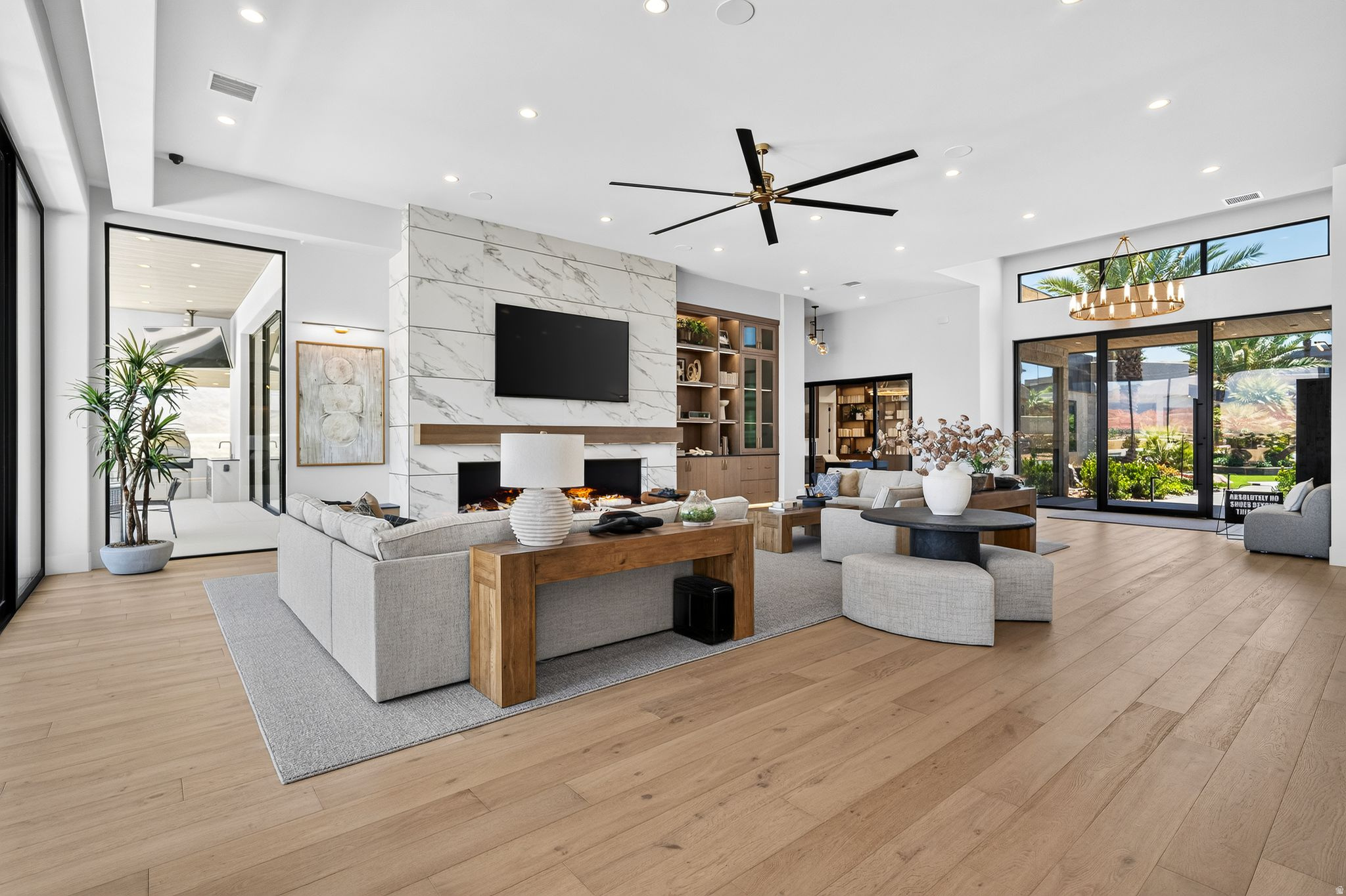 STONE CLIFF PH 17 - Residential