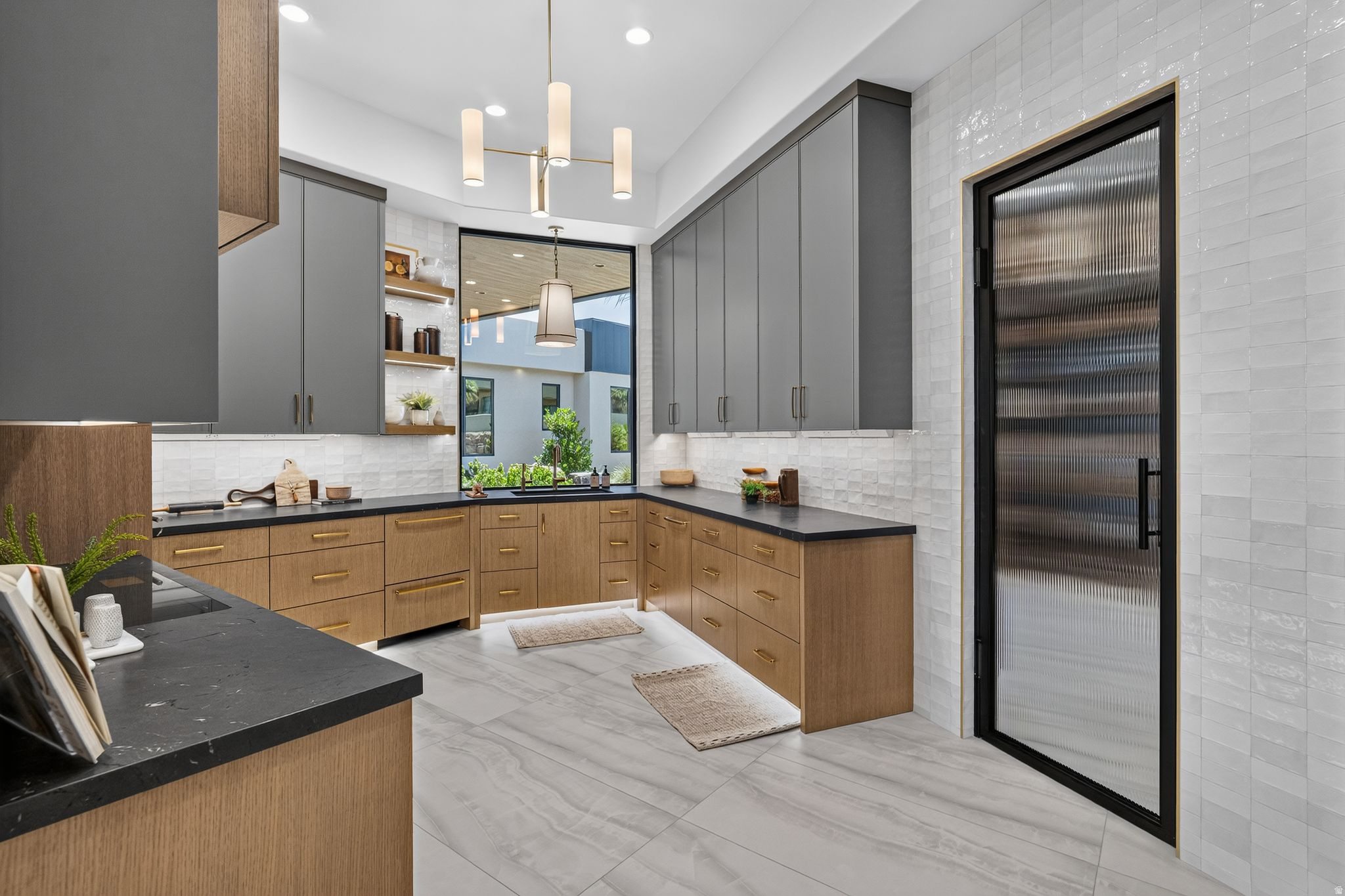 STONE CLIFF PH 17 - Residential