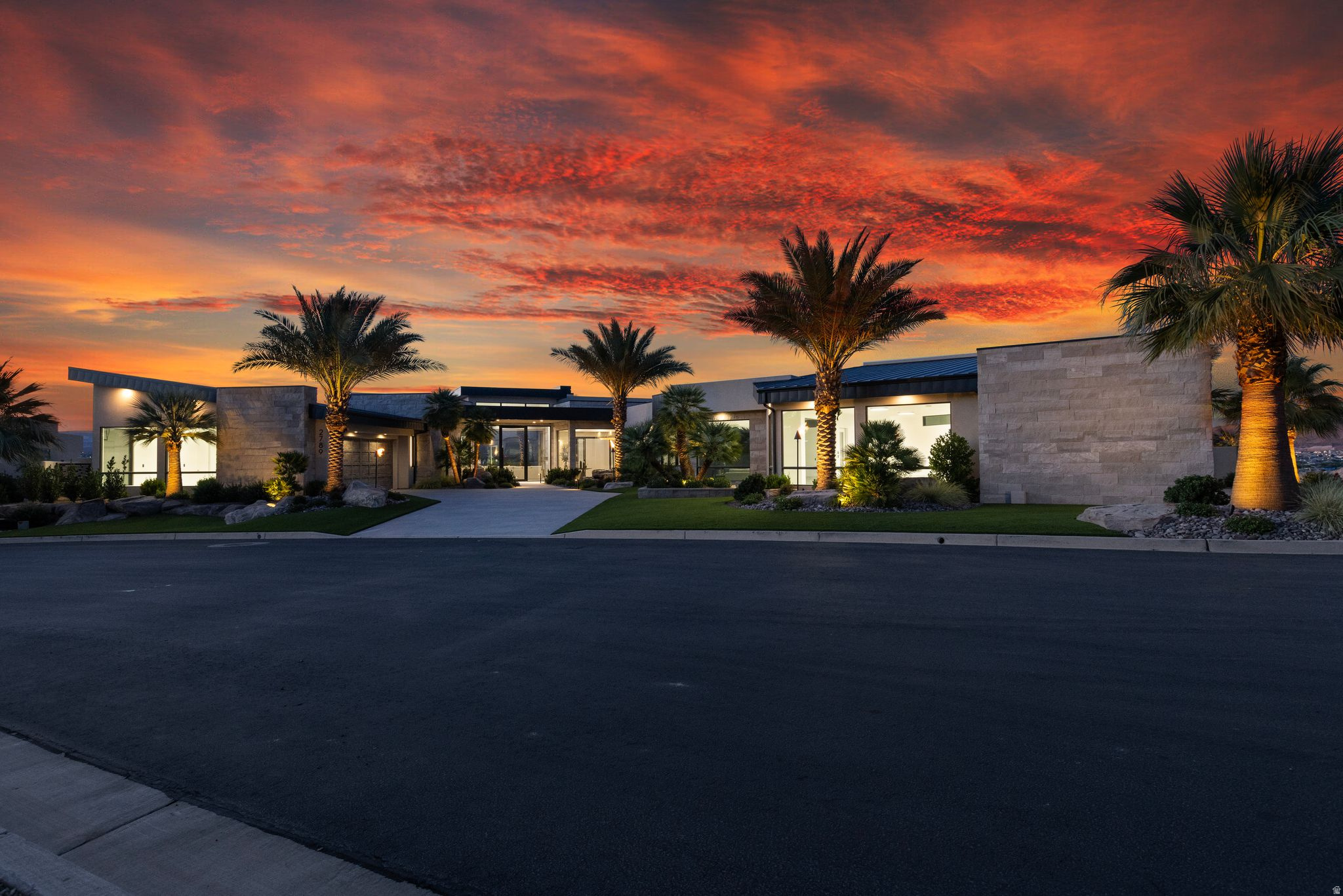 STONE CLIFF PH 17 - Residential