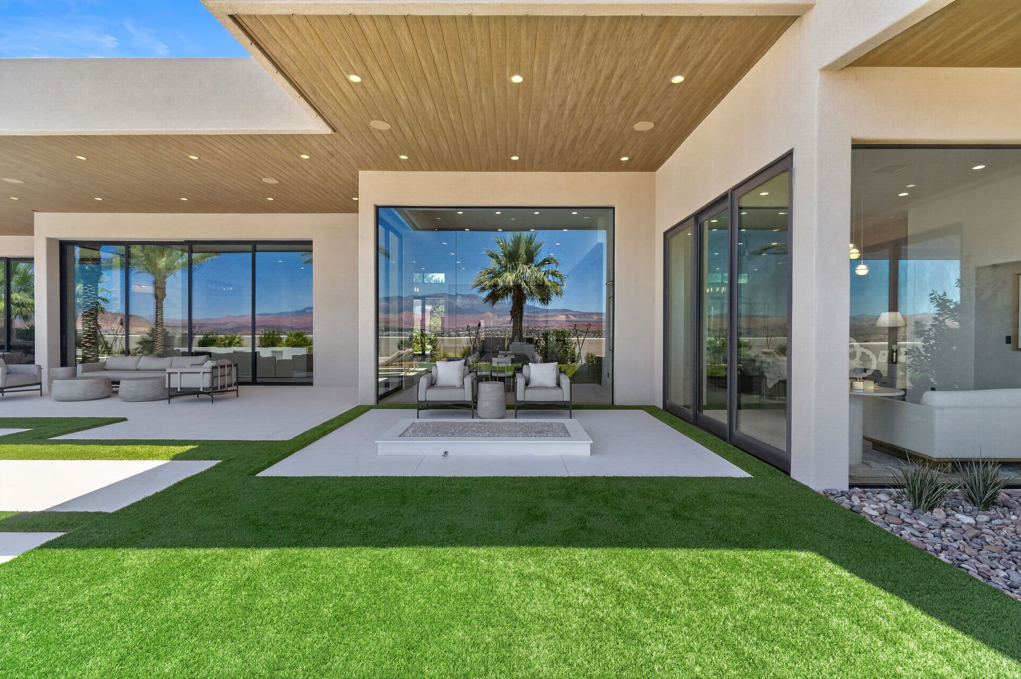 STONE CLIFF PH 17 - Residential