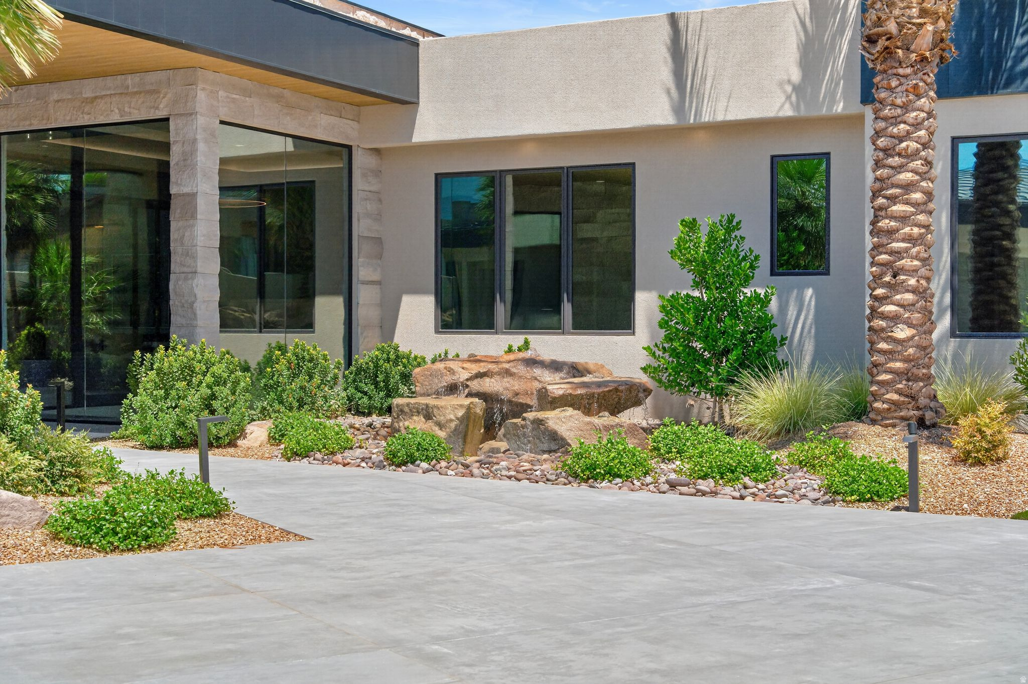 STONE CLIFF PH 17 - Residential