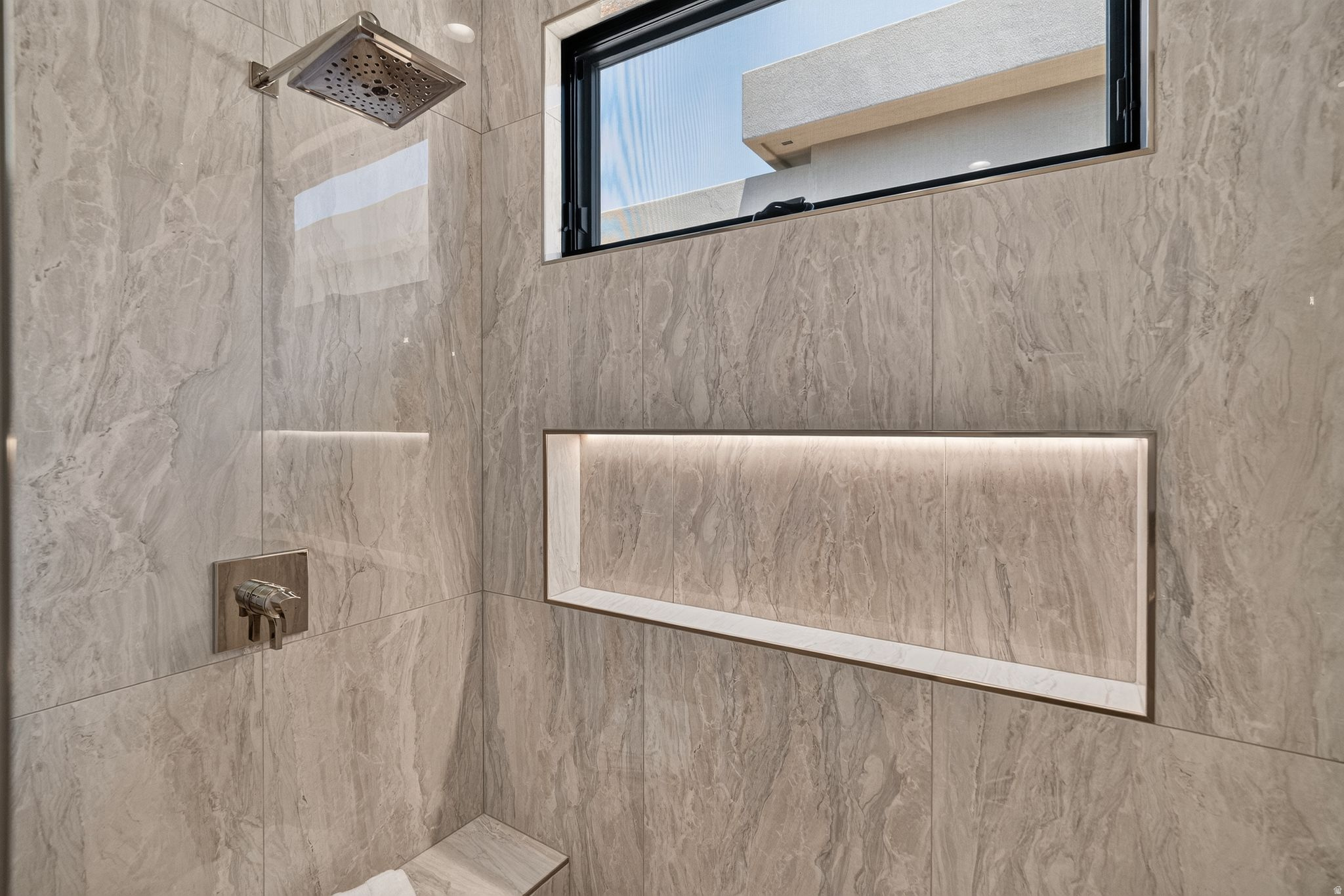 STONE CLIFF PH 17 - Residential