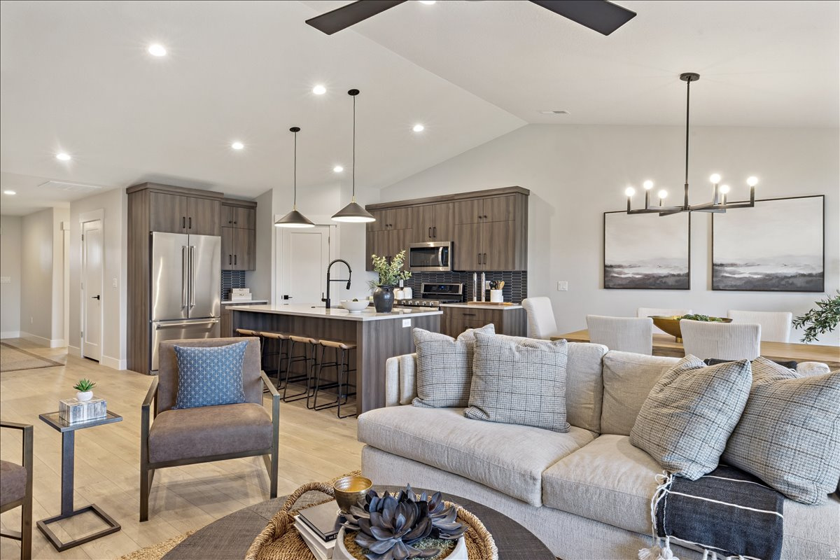 SADIE'S GLENN - Residential